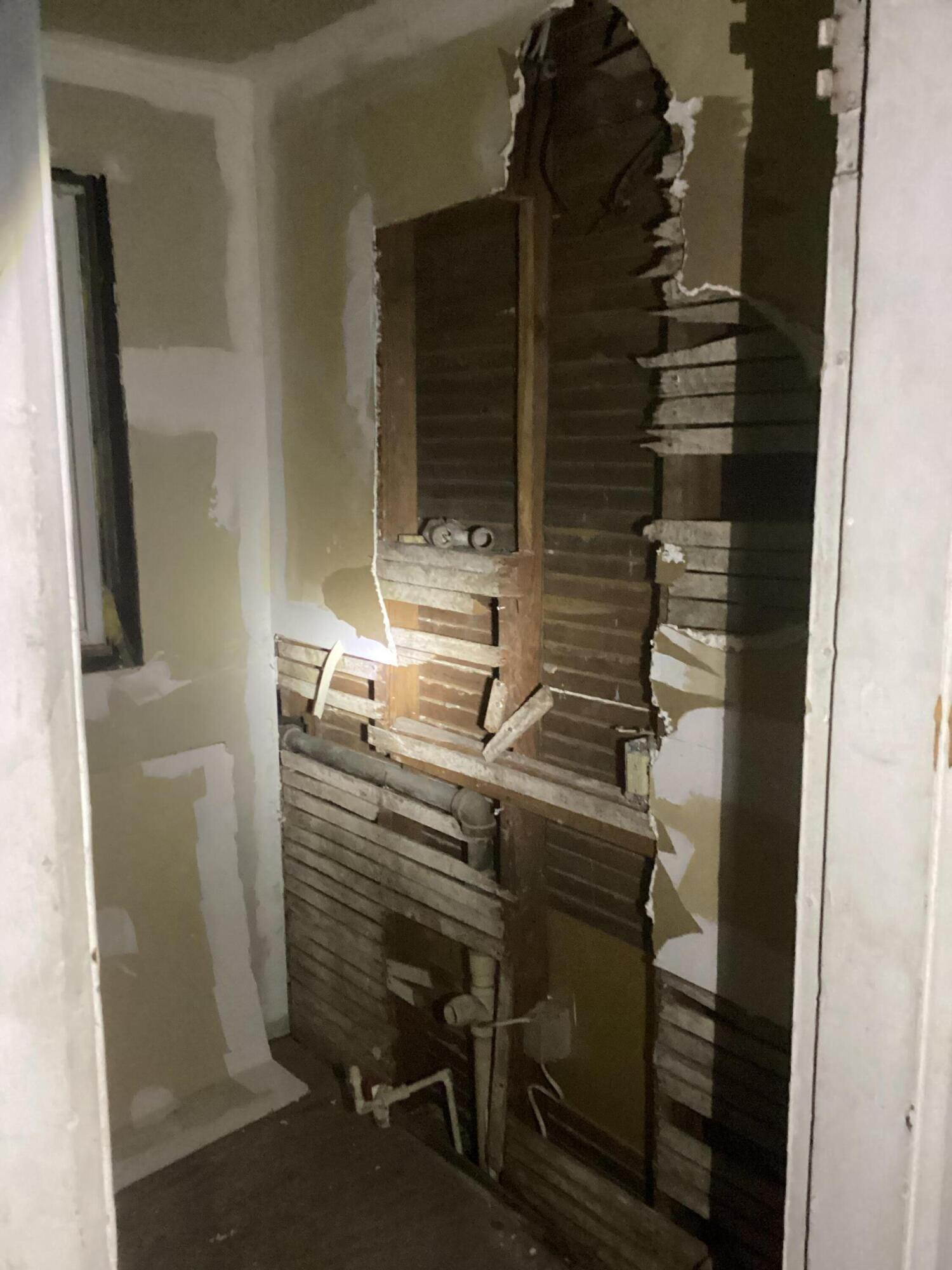 2742 E 5th Avenue Property Photo 13