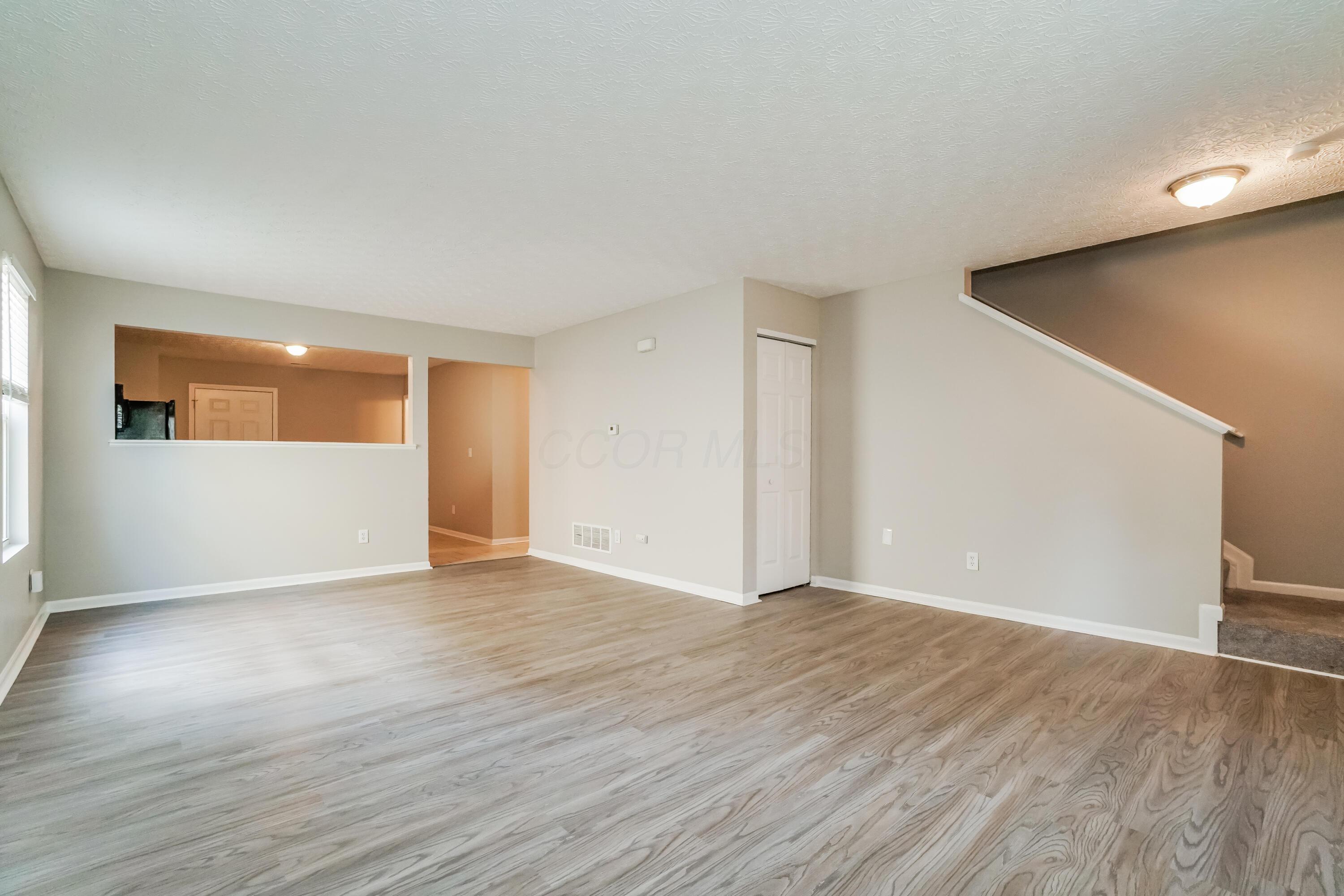 8123 Royal Elm Drive Property Photo 4