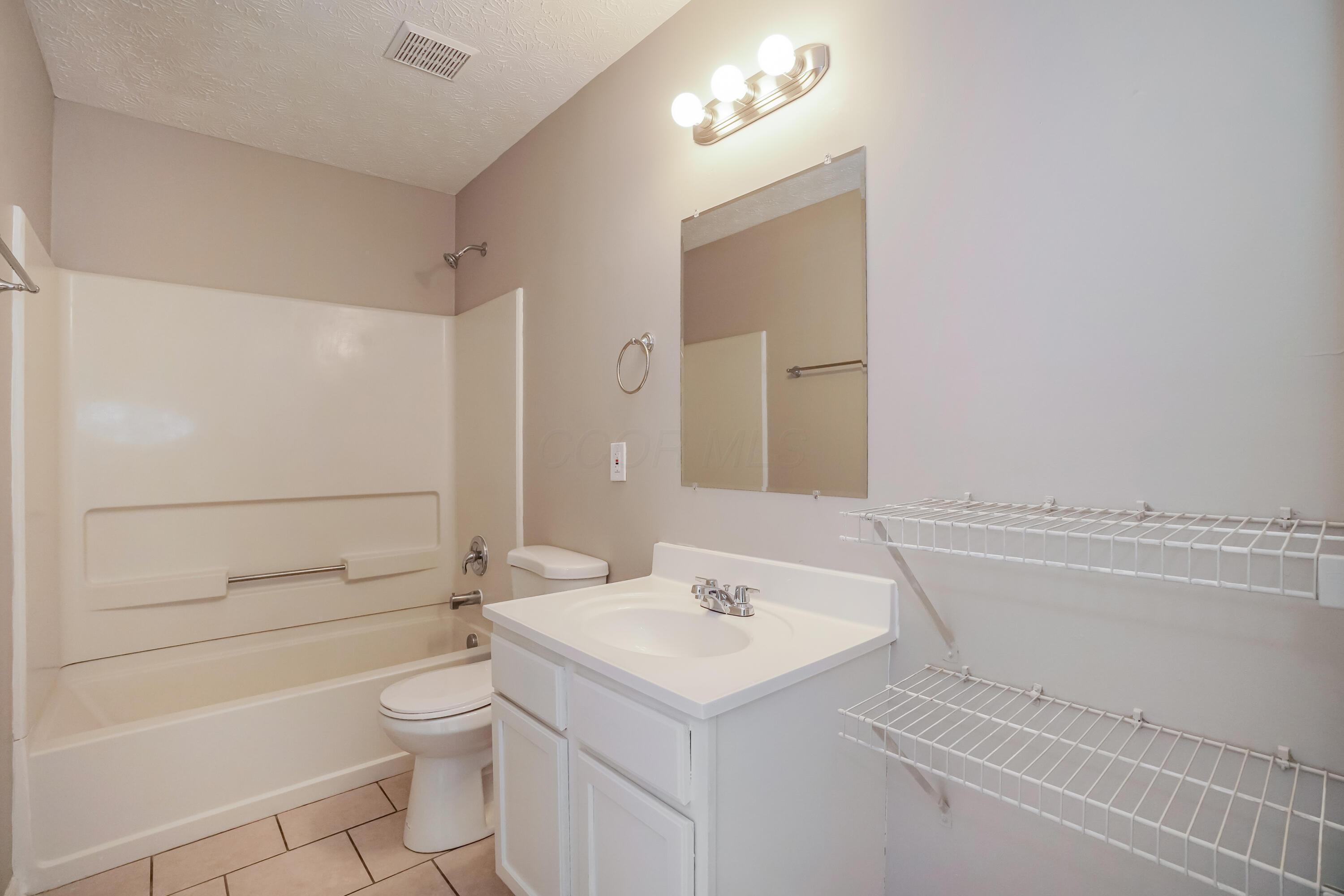 8123 Royal Elm Drive Property Photo 10