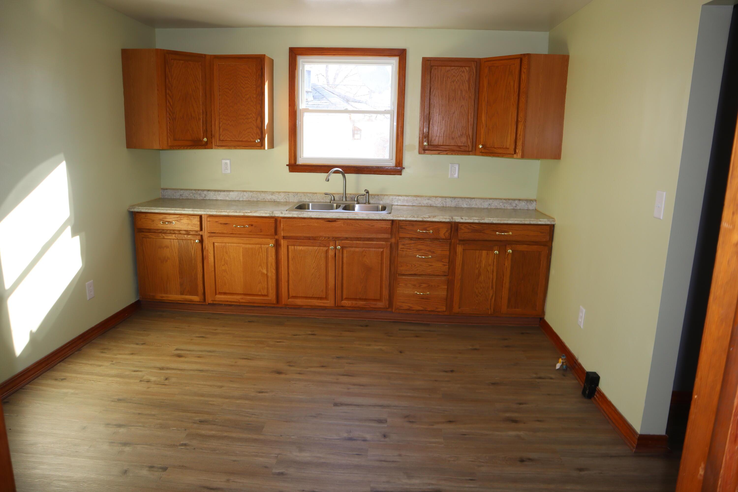 407 Evans Street Property Photo 6