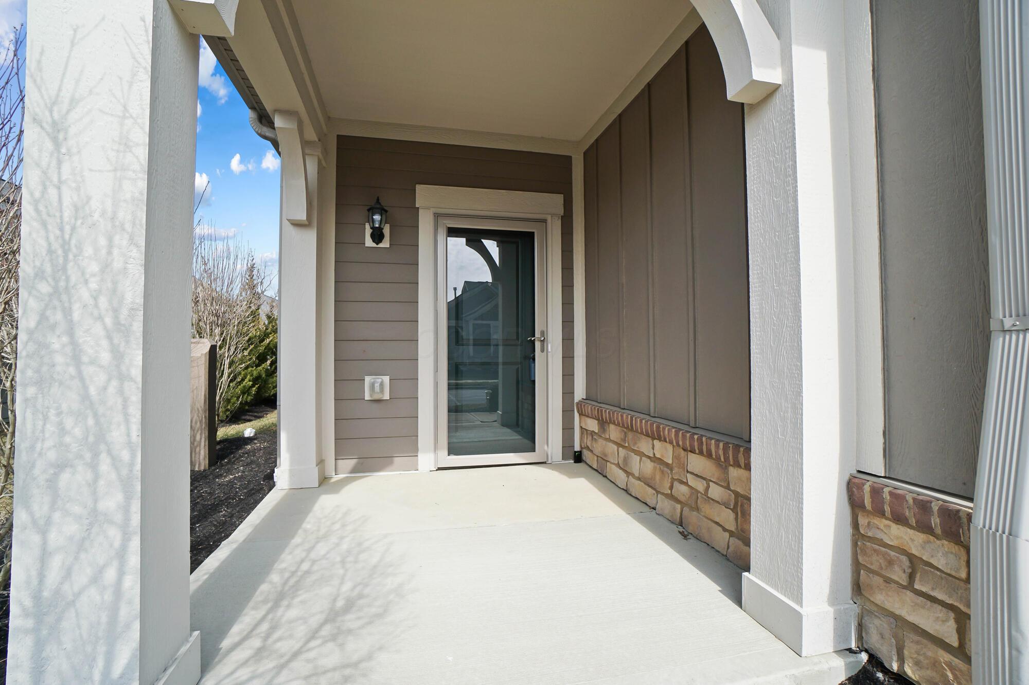 10346 Spicebrush Drive Property Photo 2