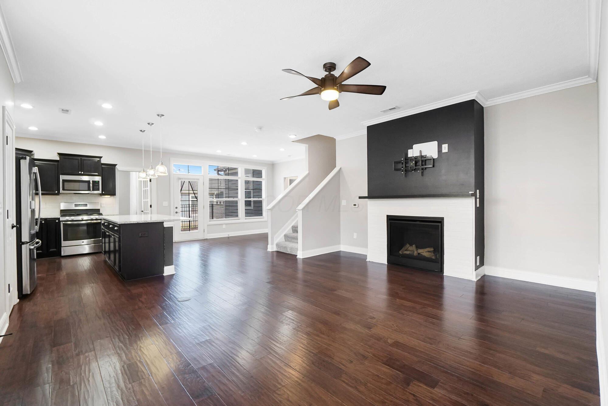 10346 Spicebrush Drive Property Photo 4