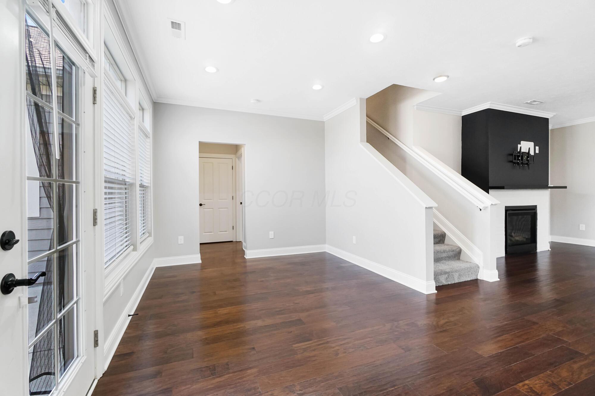 10346 Spicebrush Drive Property Photo 16