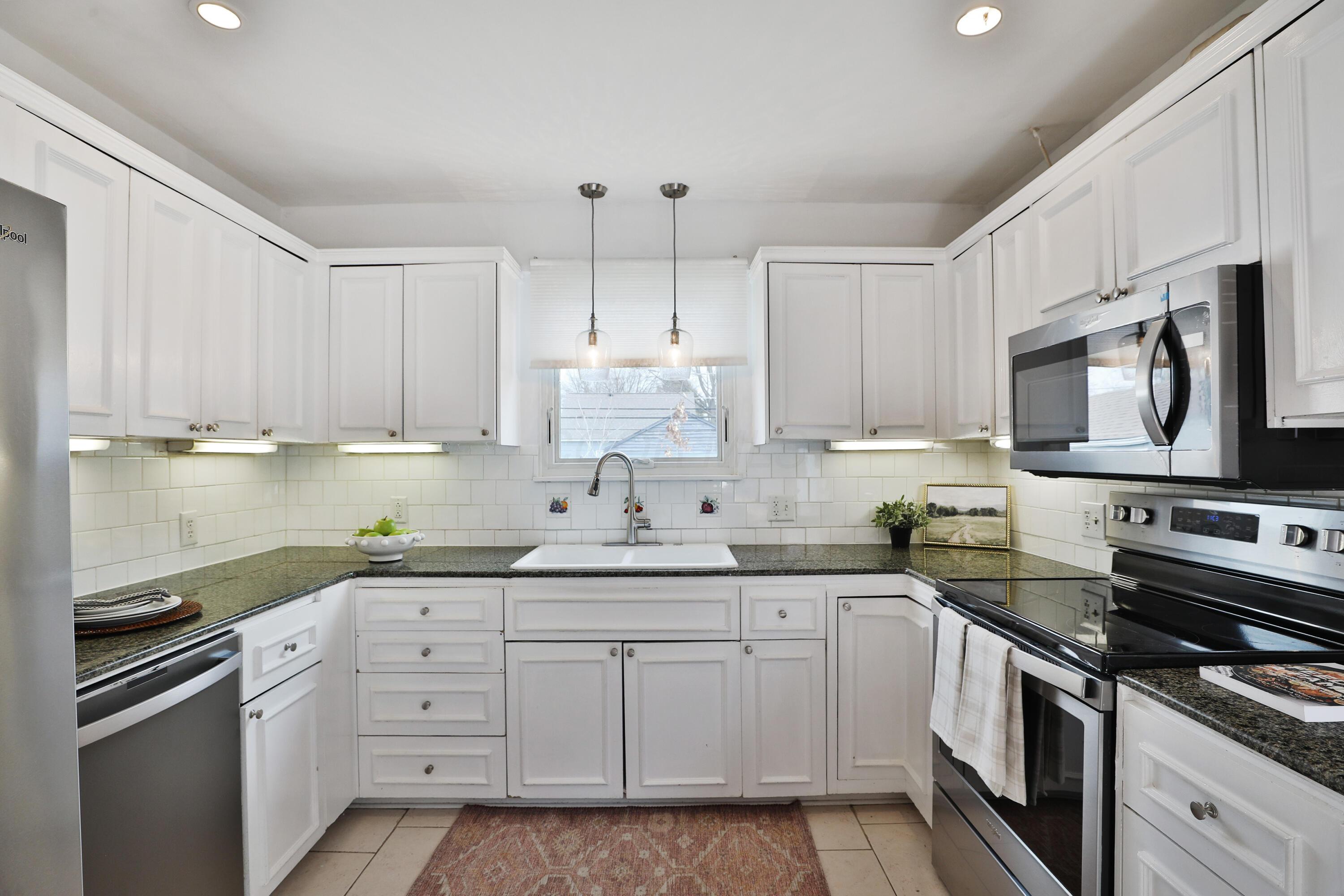 990 Vernon Road Property Photo 17