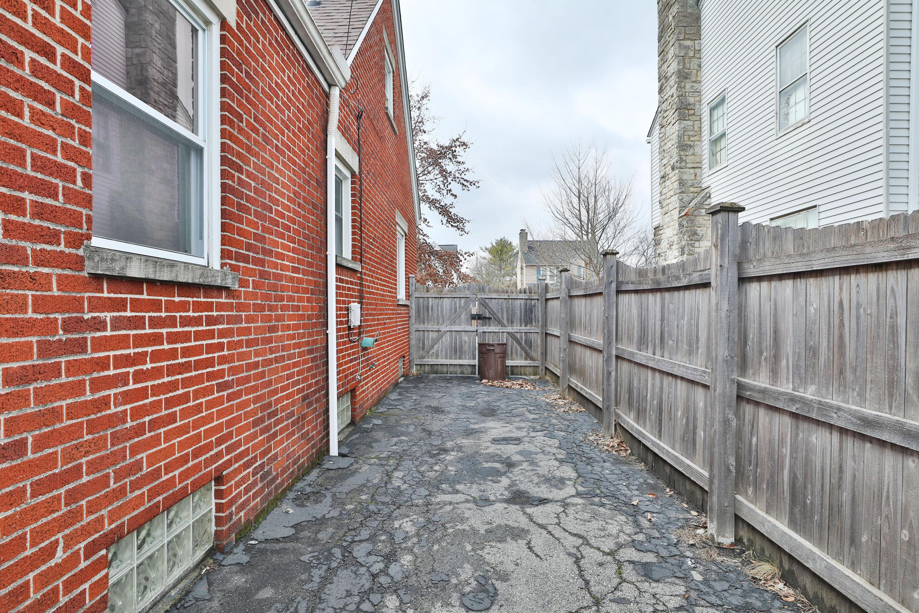 990 Vernon Road Property Photo 54