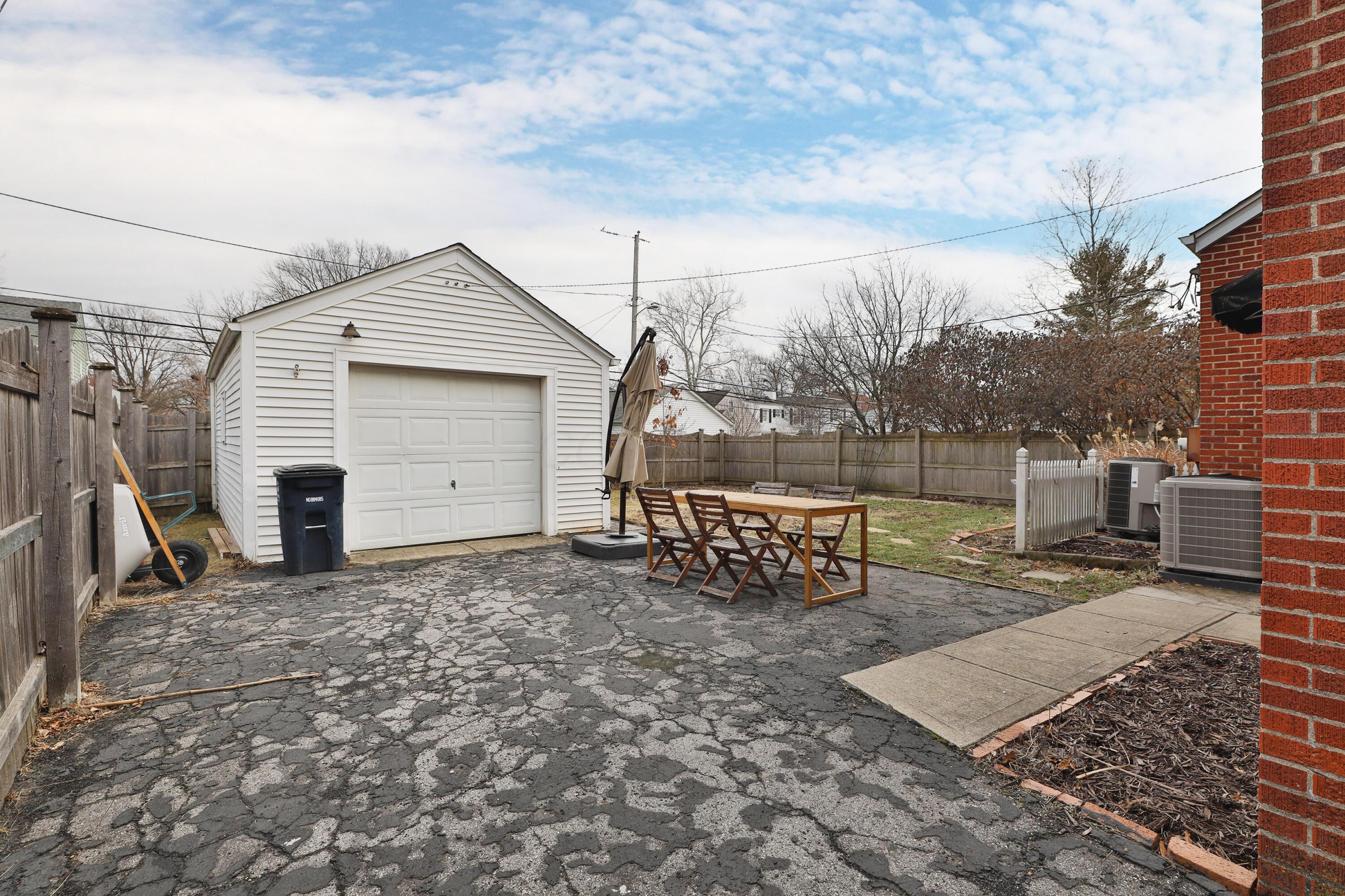990 Vernon Road Property Photo 55