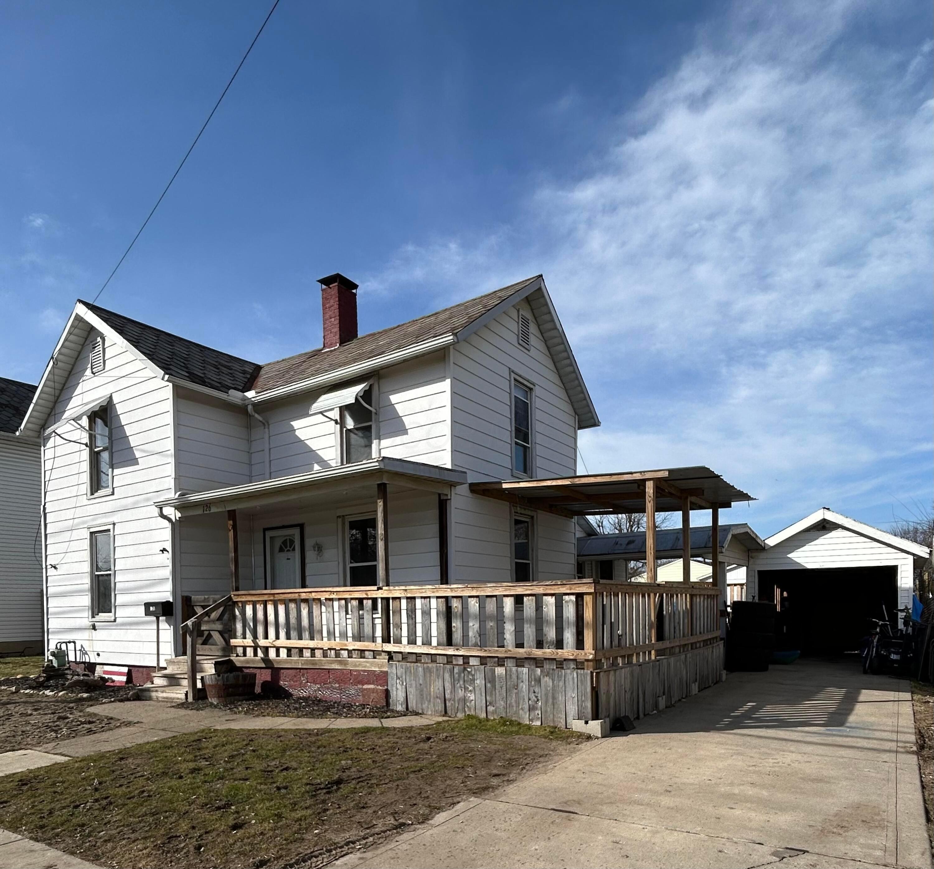 126 Main Street W Property Photo 1