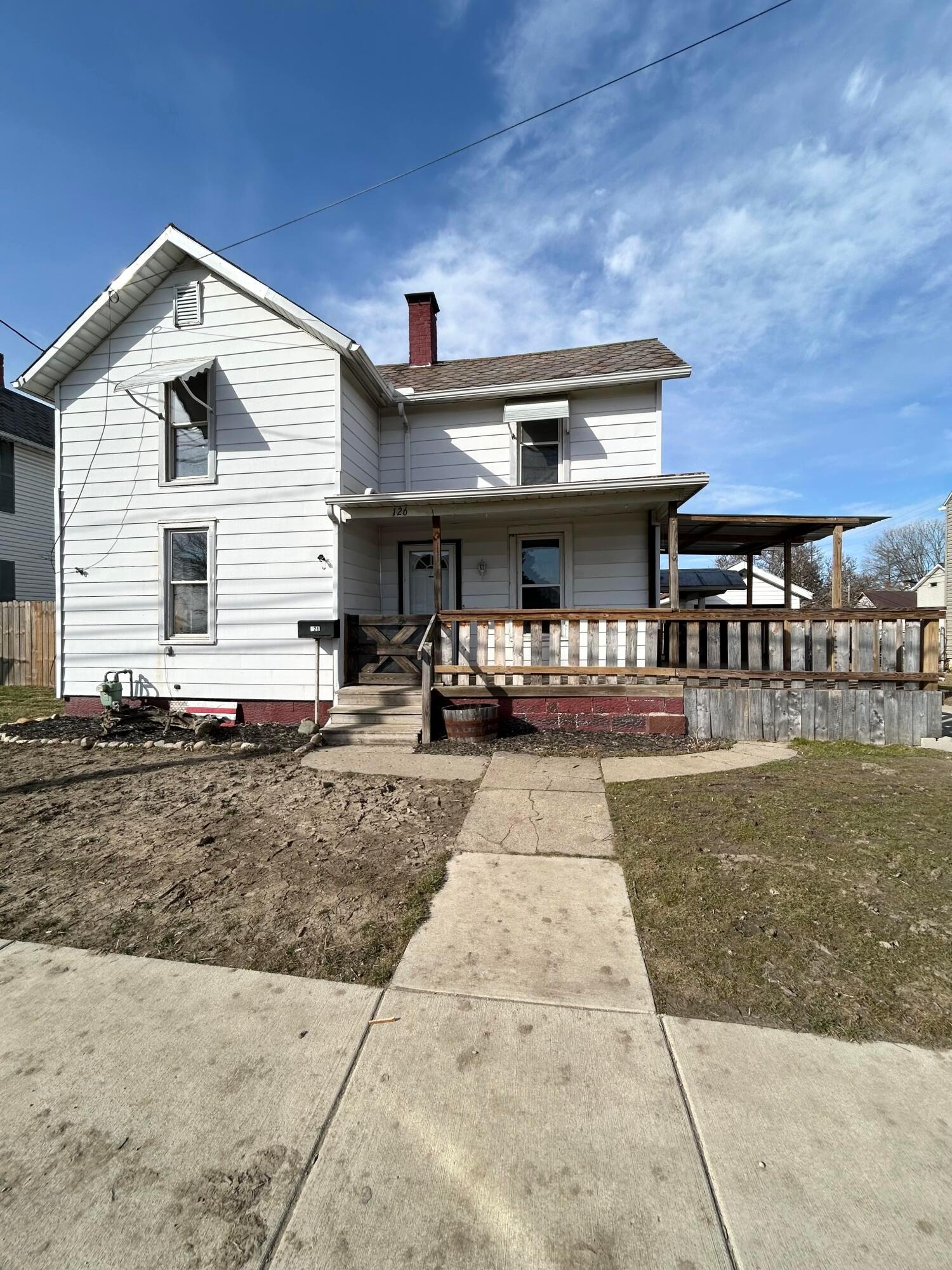126 Main Street W Property Photo 2