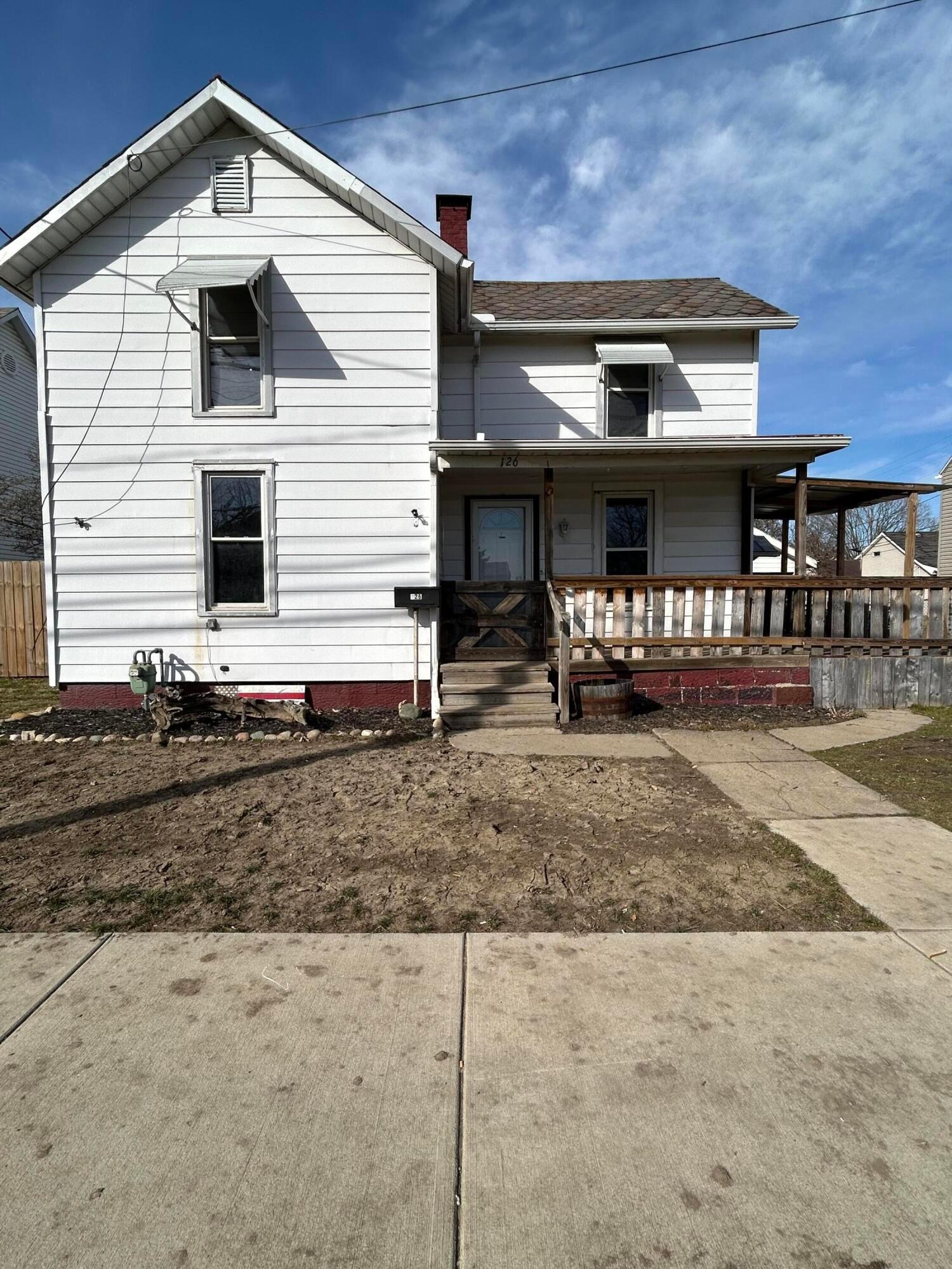 126 Main Street W Property Photo 3