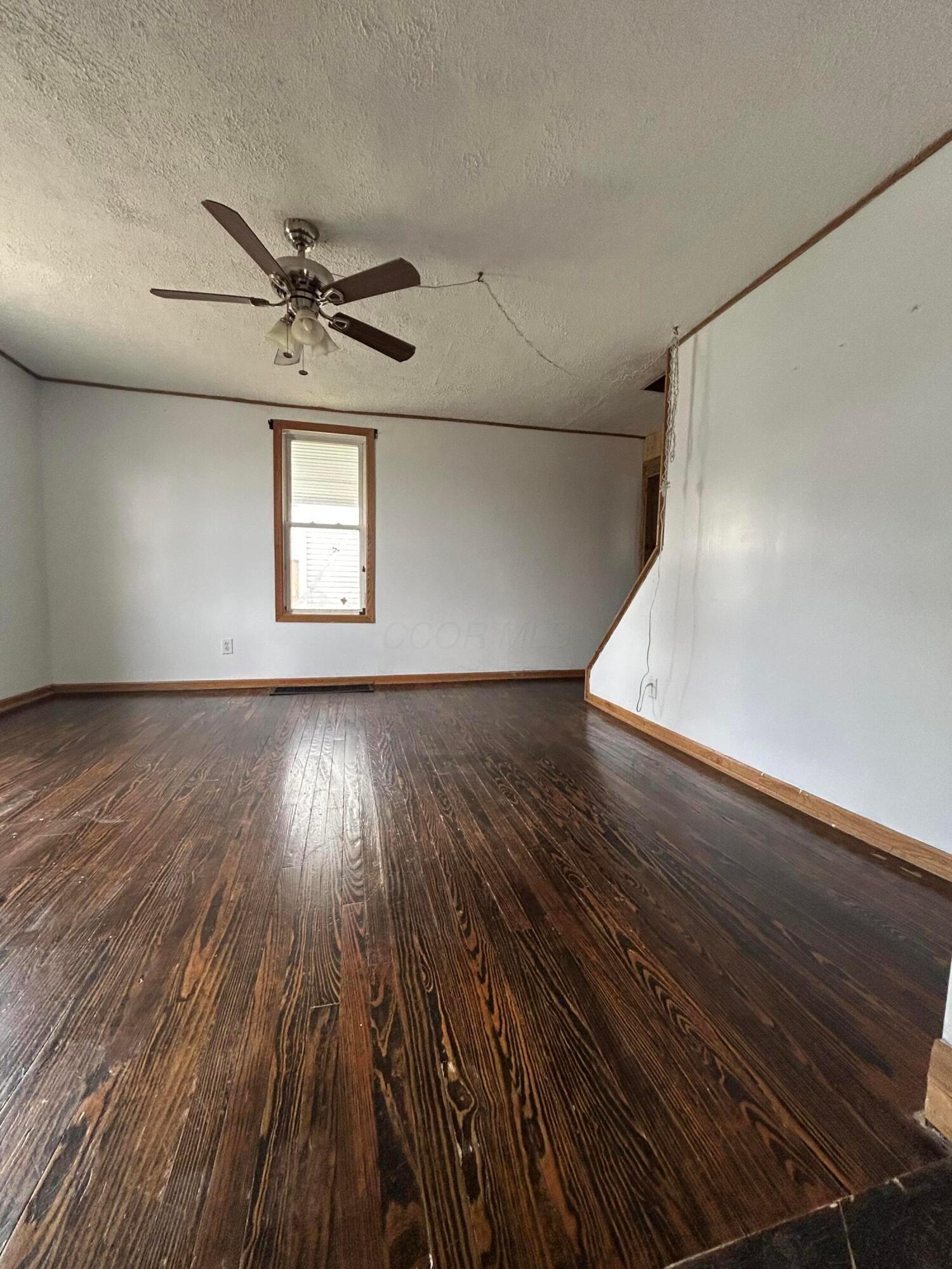 126 Main Street W Property Photo 17