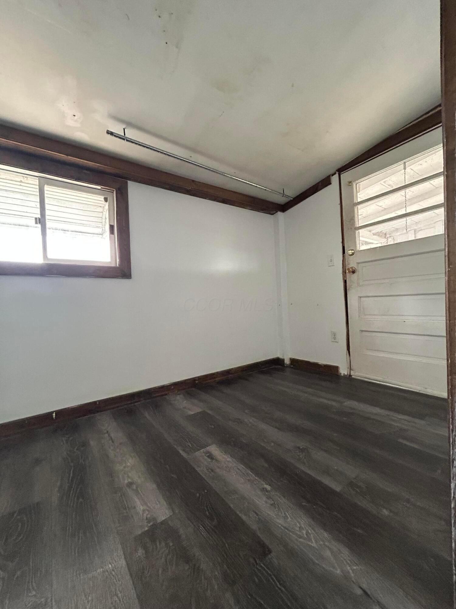 126 Main Street W Property Photo 22