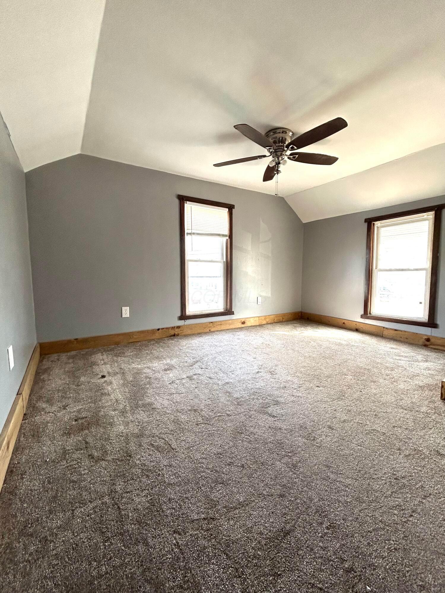 126 Main Street W Property Photo 29