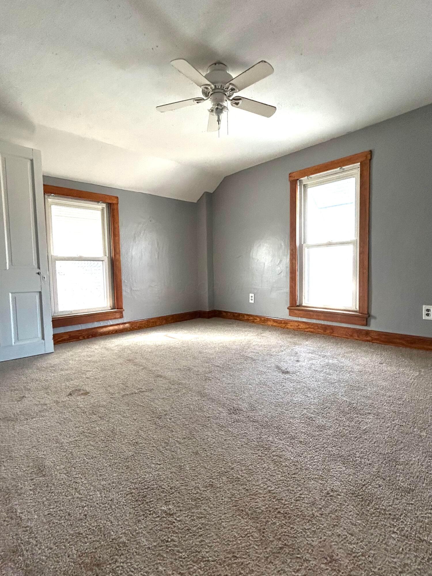 126 Main Street W Property Photo 30