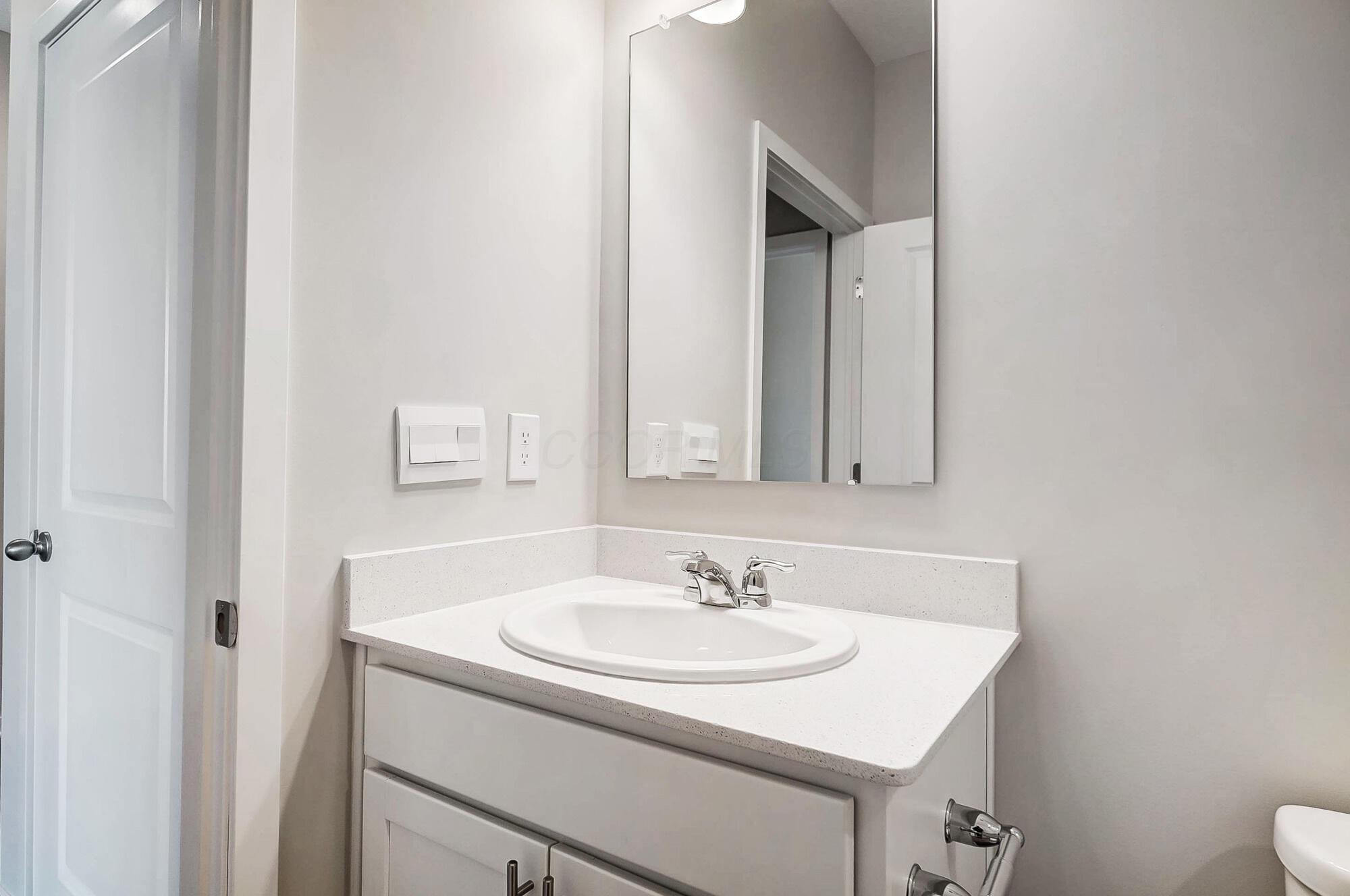 412 Madison Way Property Photo 33