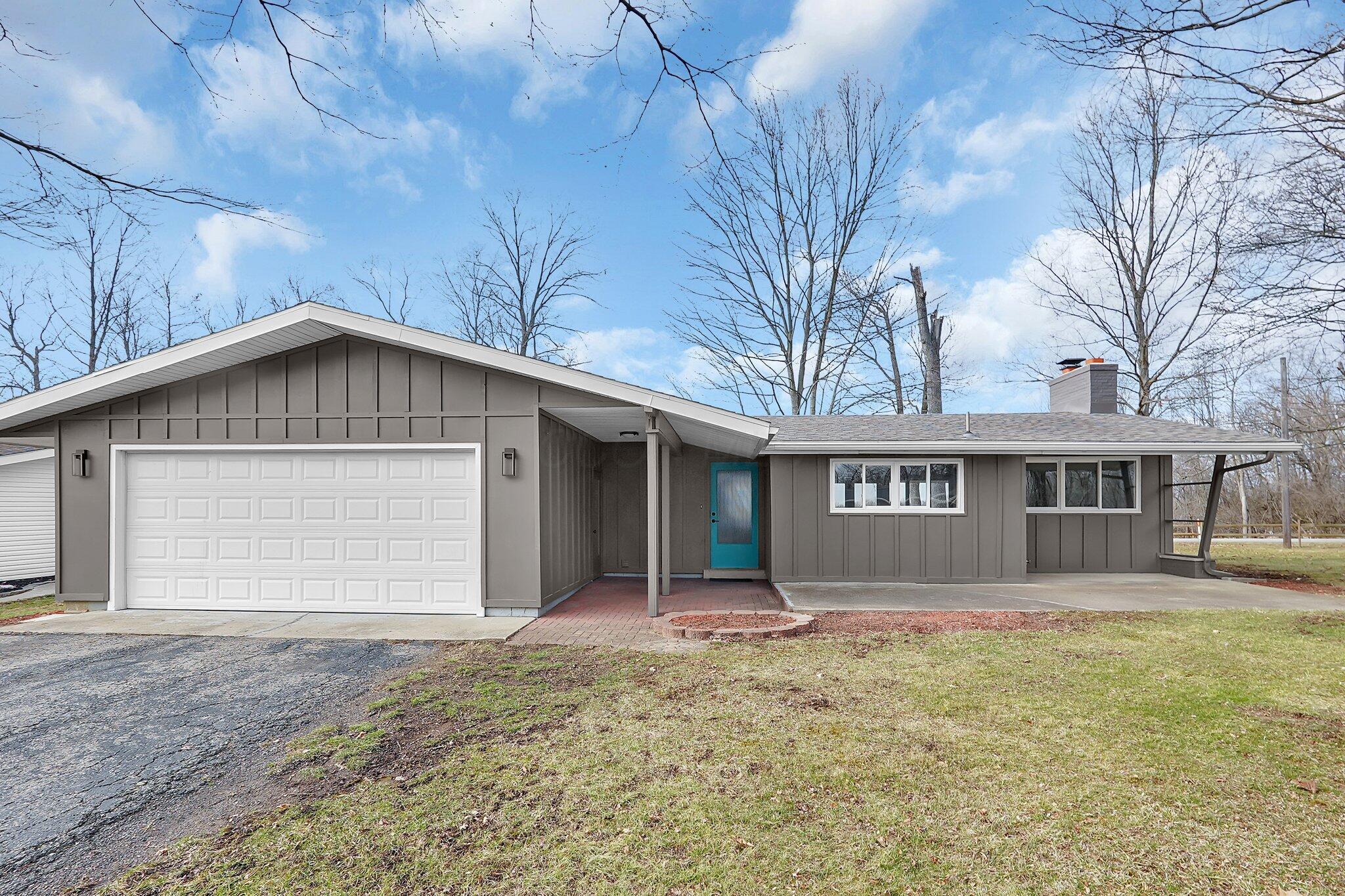 1373 Hanover Court Property Photo 1