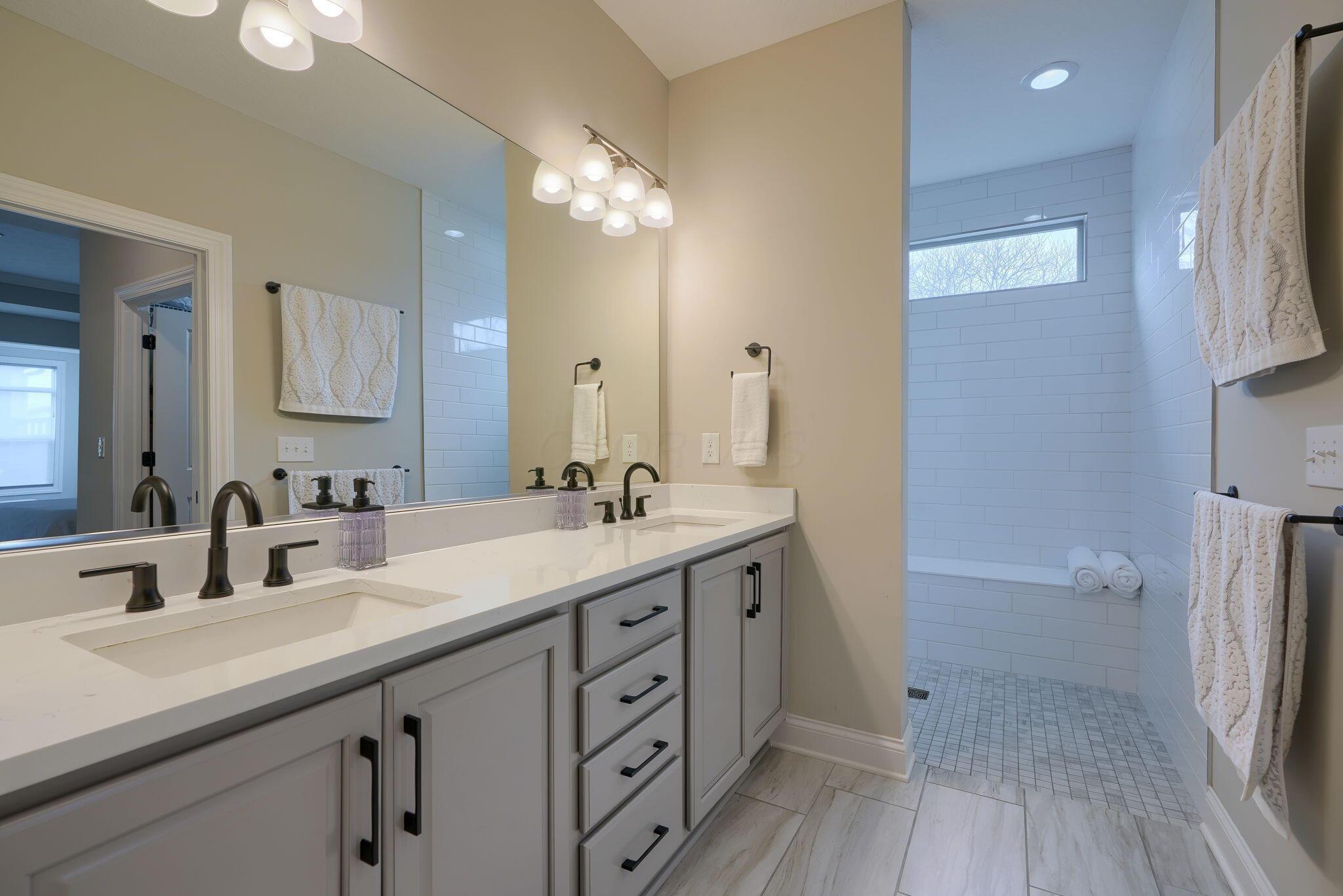 4926 Diplomat Way Property Photo 16