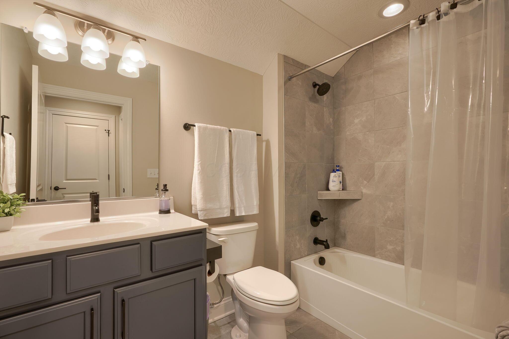 4926 Diplomat Way Property Photo 28