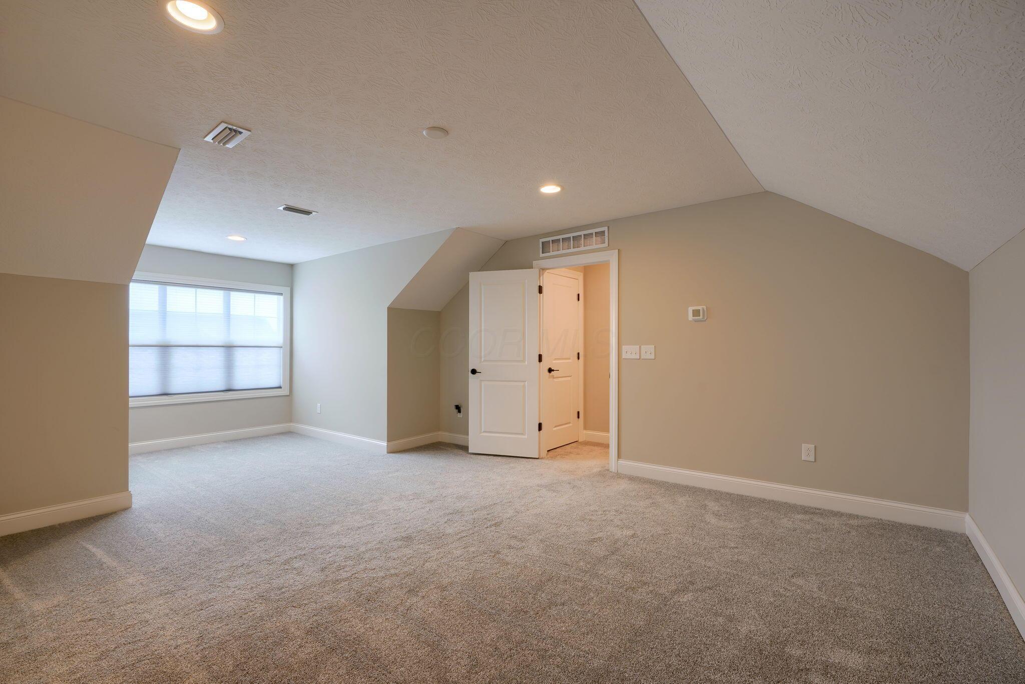 4926 Diplomat Way Property Photo 31