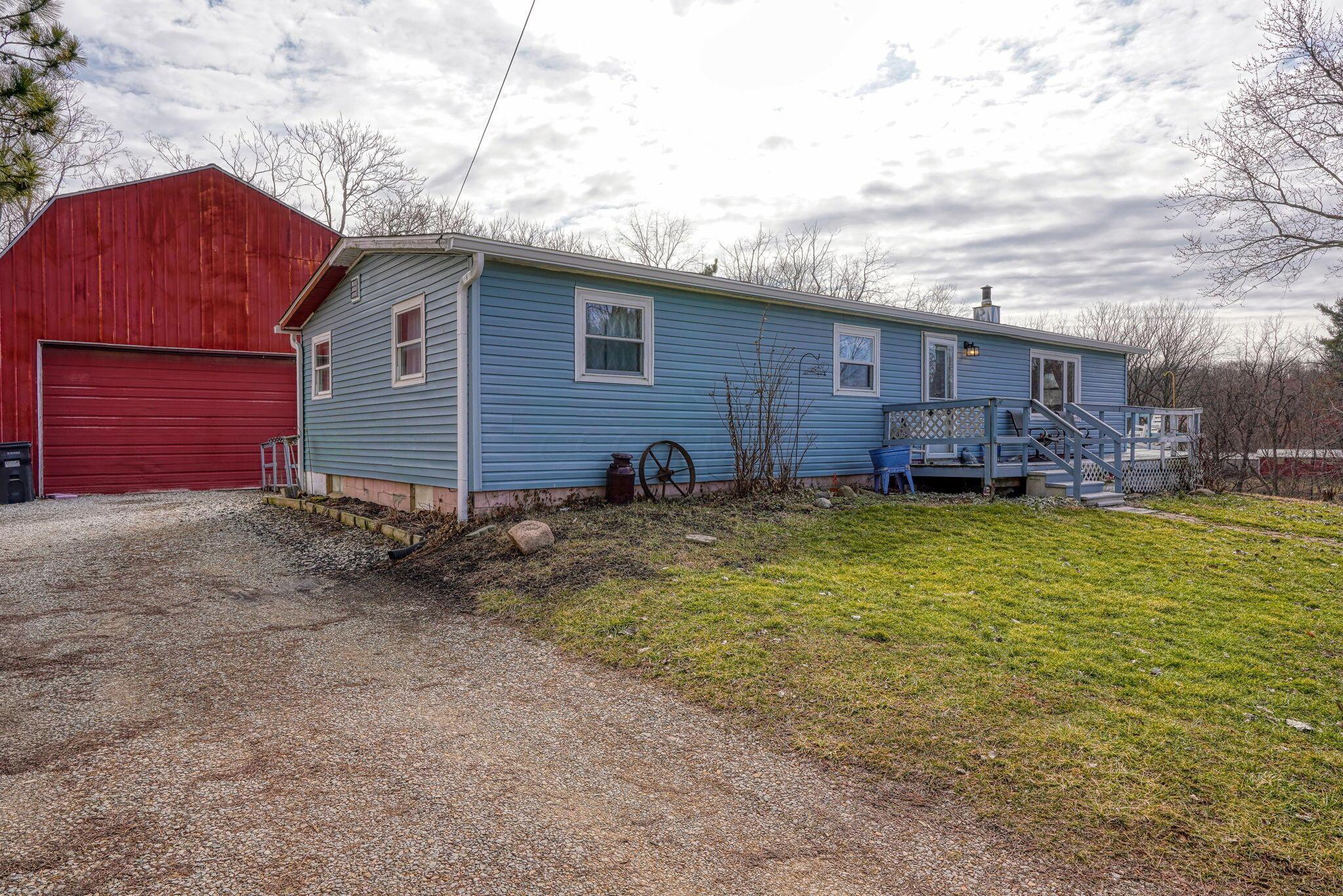 2920 Logan-thornville Road Ne Property Photo 2
