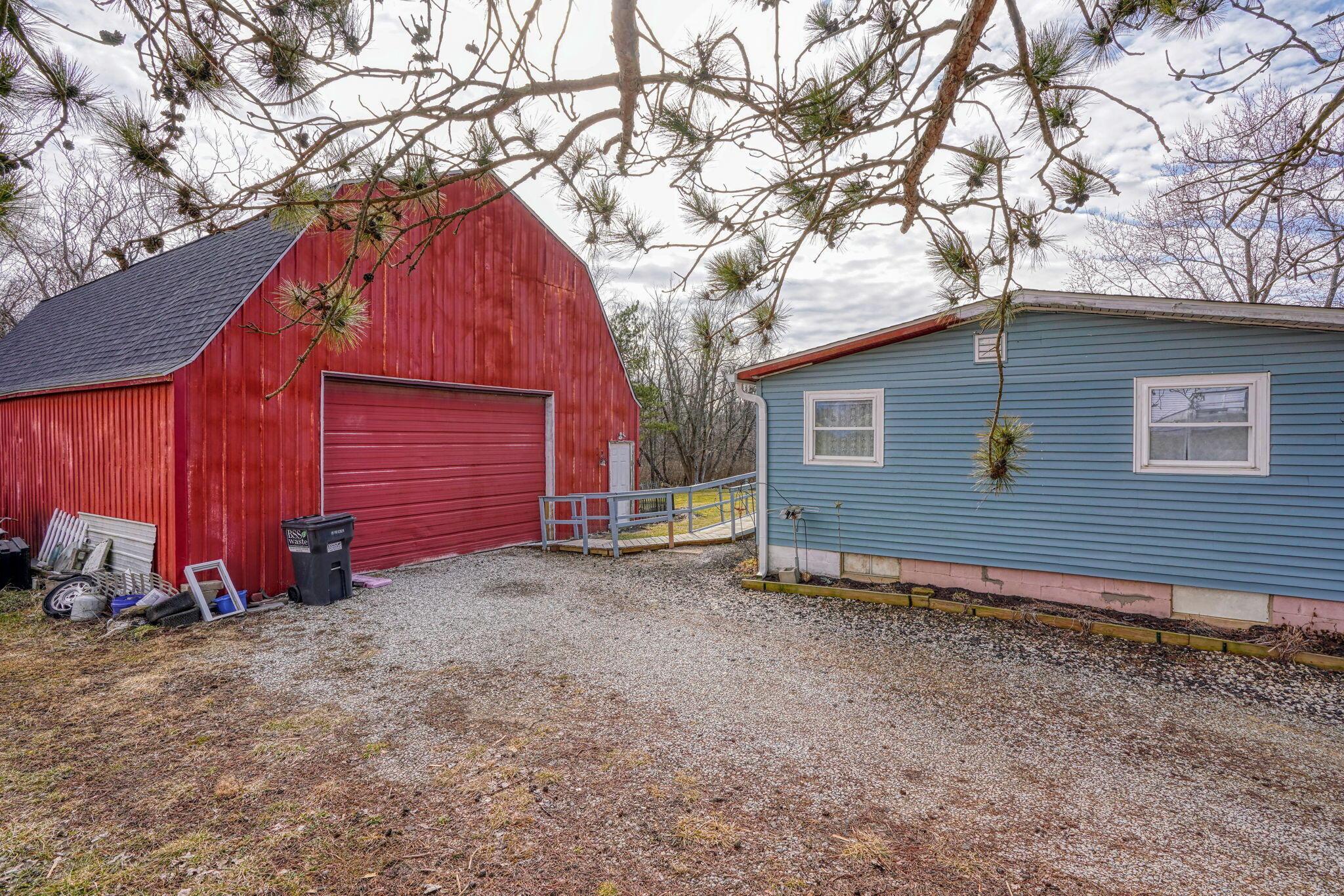 2920 Logan-thornville Road Ne Property Photo 3