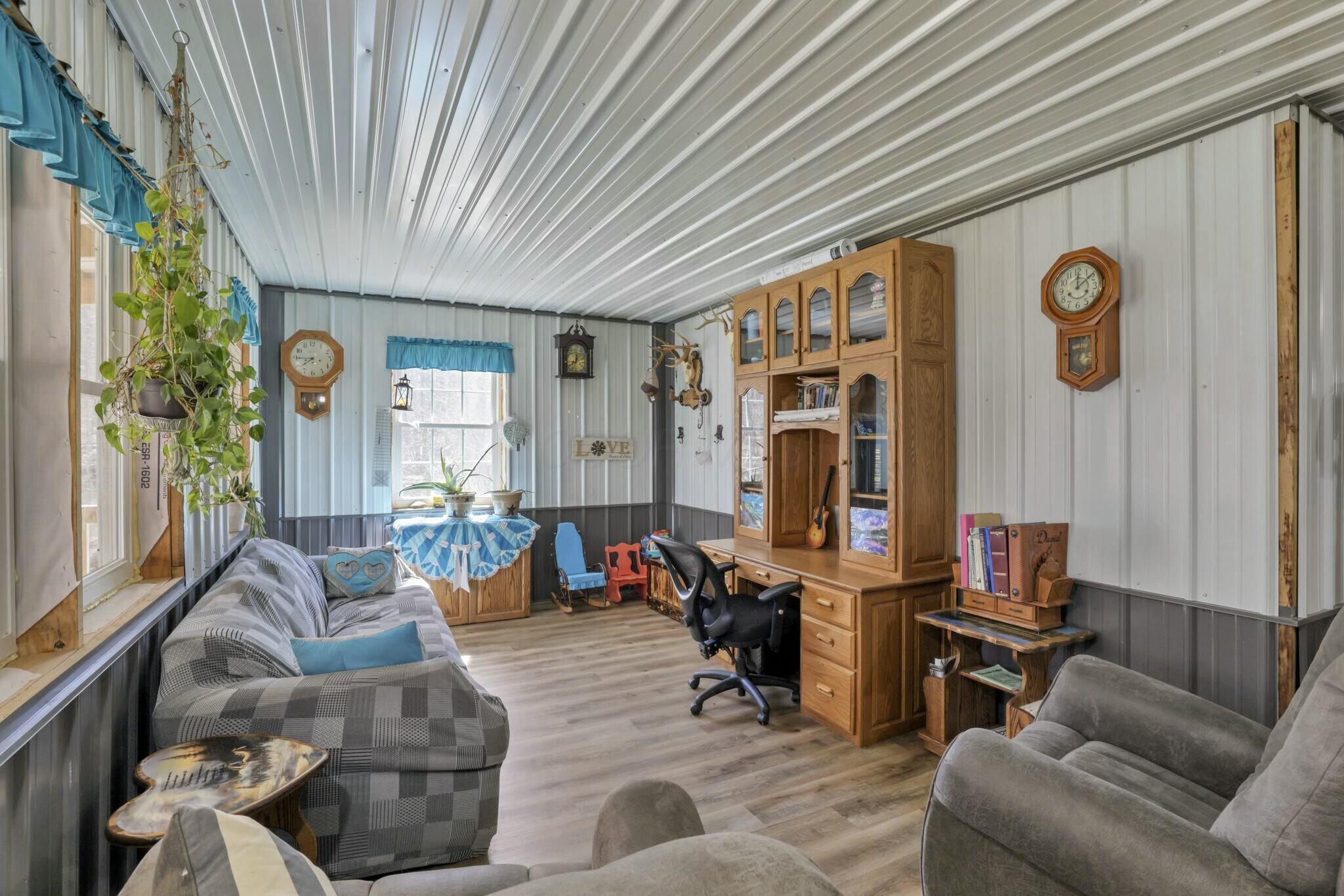 2896 Adelphia State Road Property Photo 17