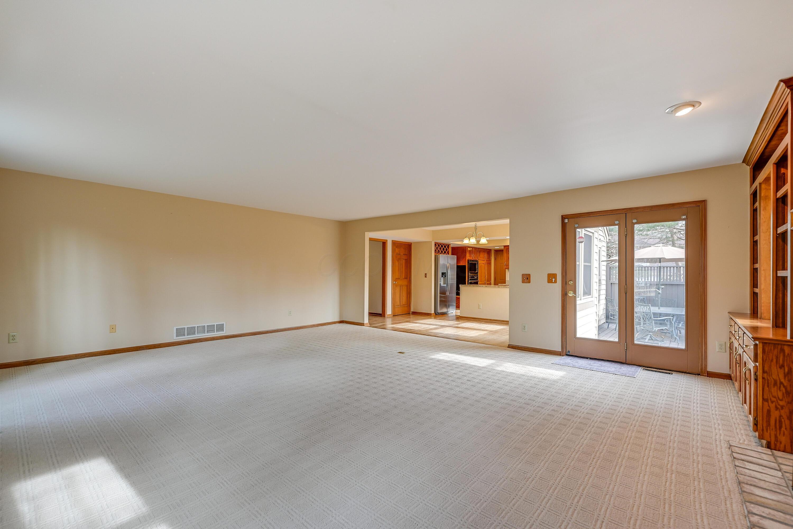 6000 Woodbrook Court Property Photo 13