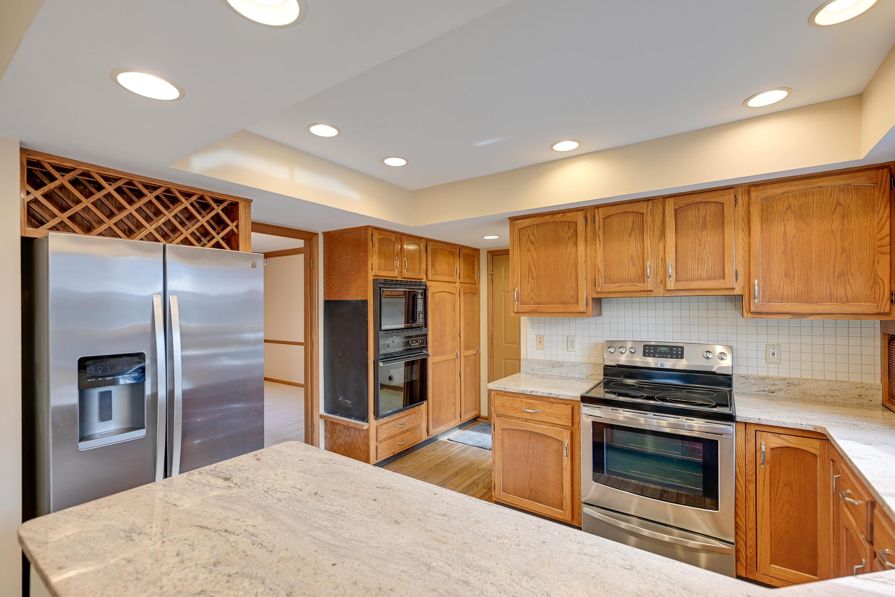 6000 Woodbrook Court Property Photo 14