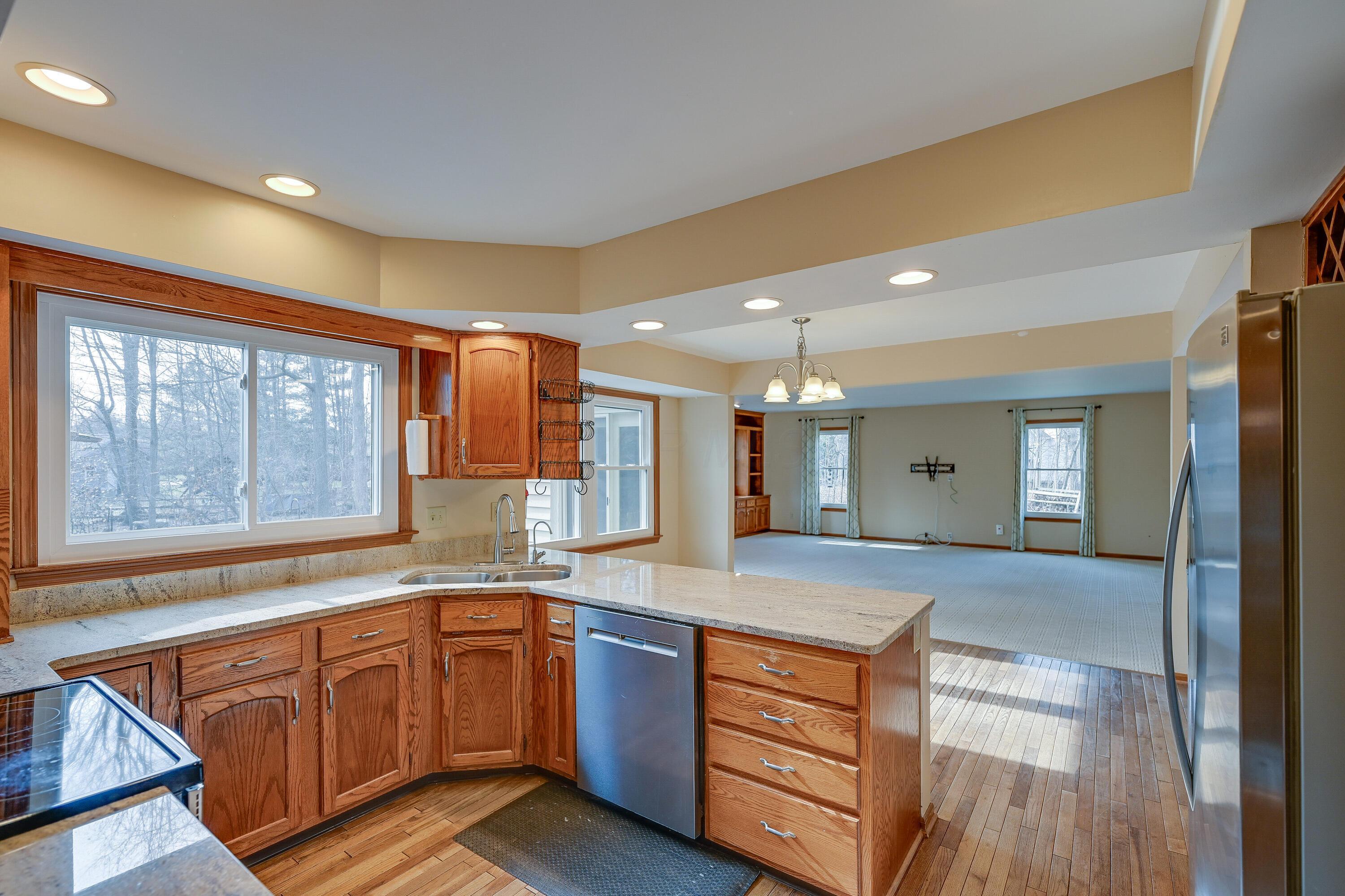 6000 Woodbrook Court Property Photo 15