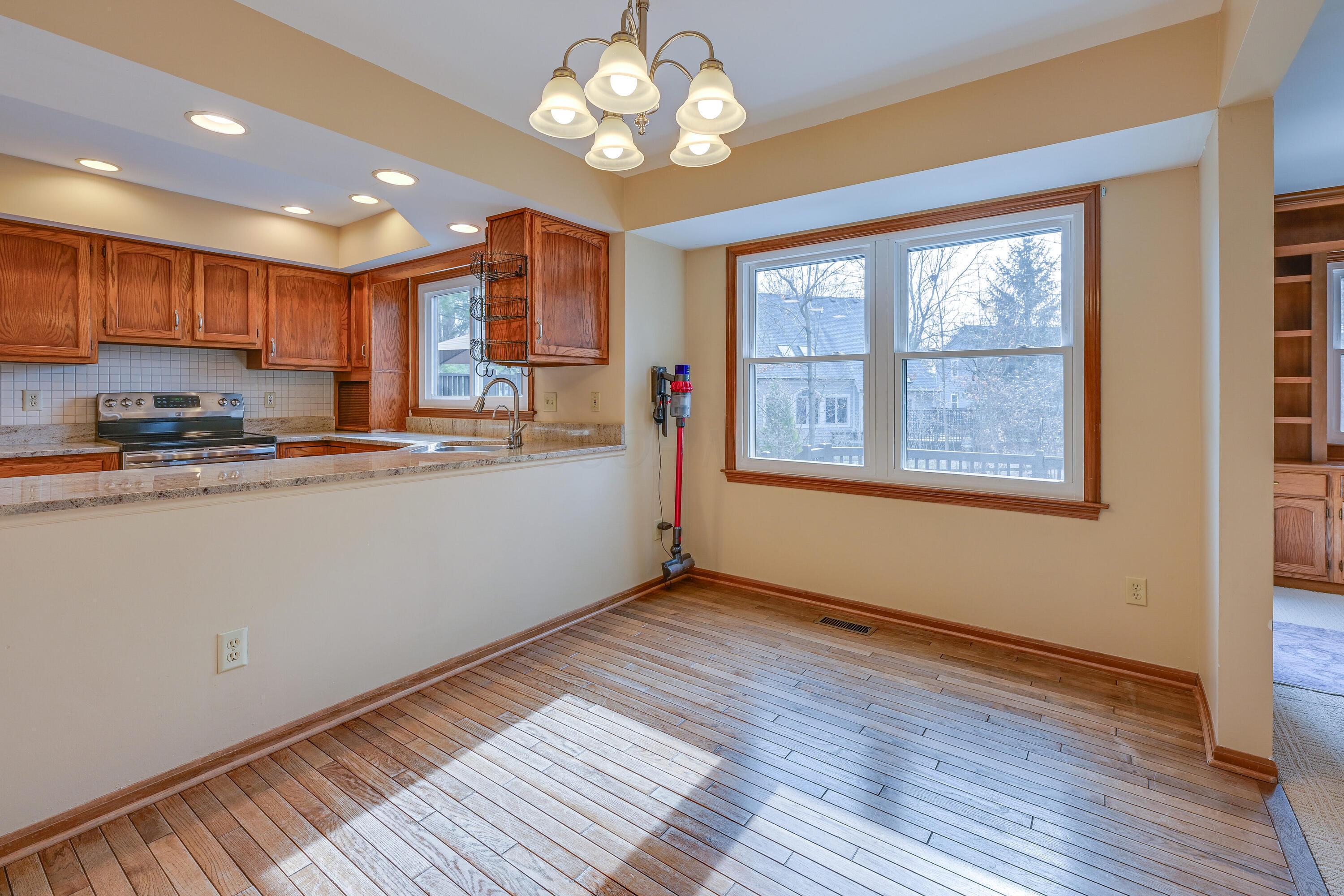 6000 Woodbrook Court Property Photo 17