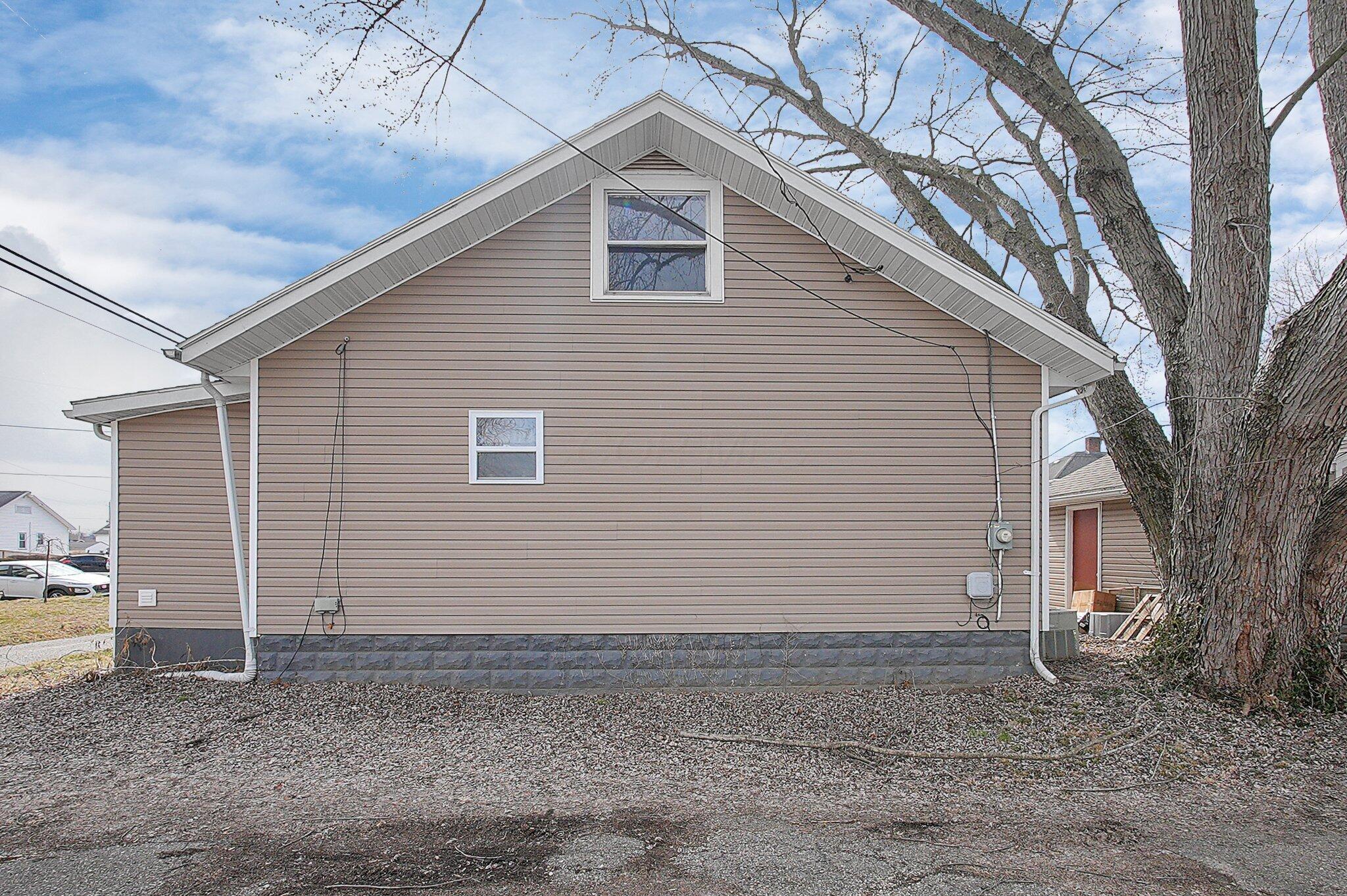 707 E 6th Avenue Property Photo 24