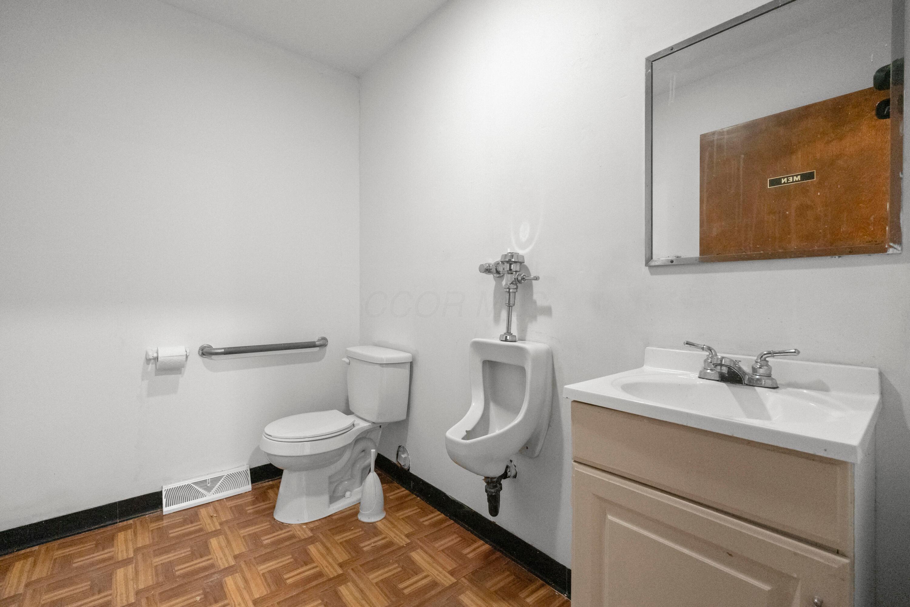 1109 Walker Street Property Photo 7