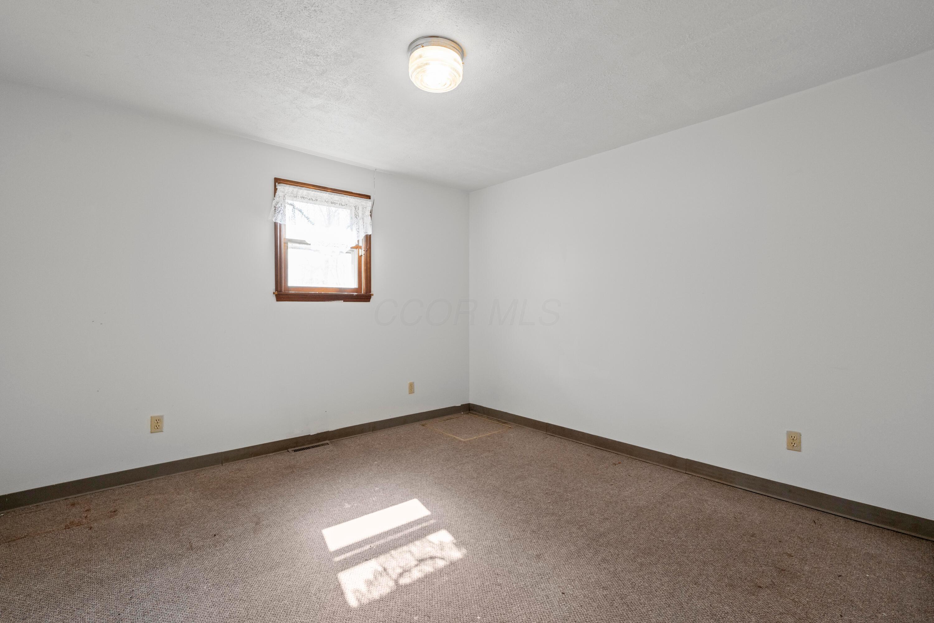 1109 Walker Street Property Photo 9