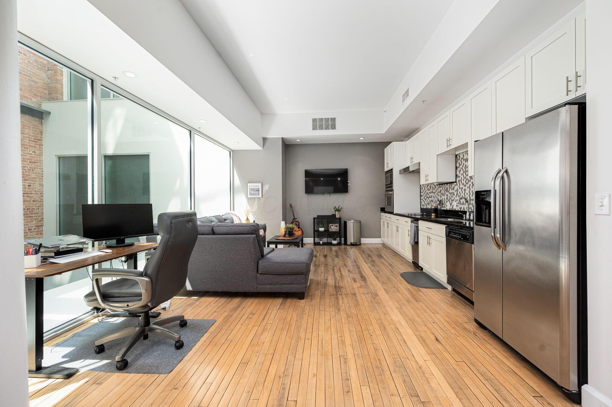 106 N High Street, 603 Property Photo 6
