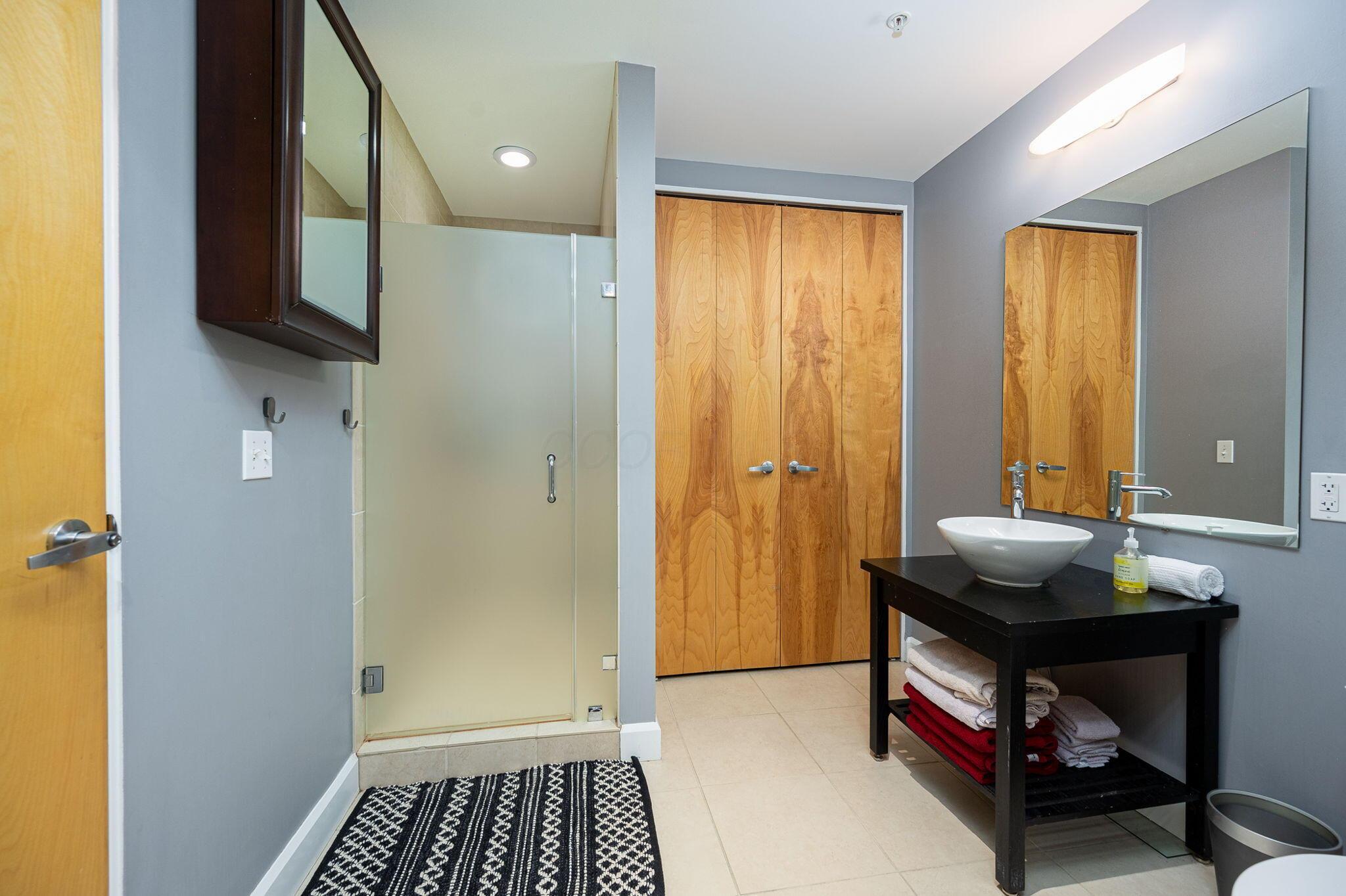 106 N High Street, 603 Property Photo 11