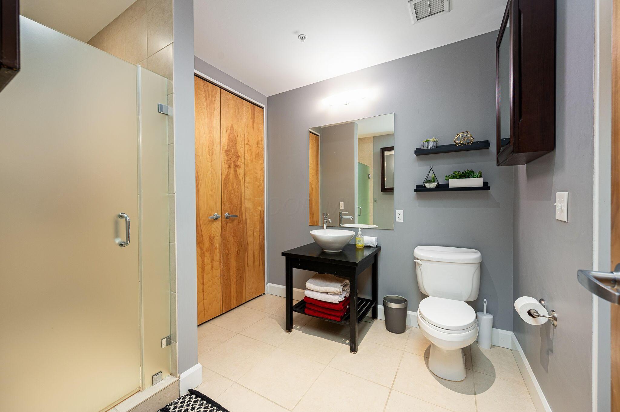 106 N High Street, 603 Property Photo 12