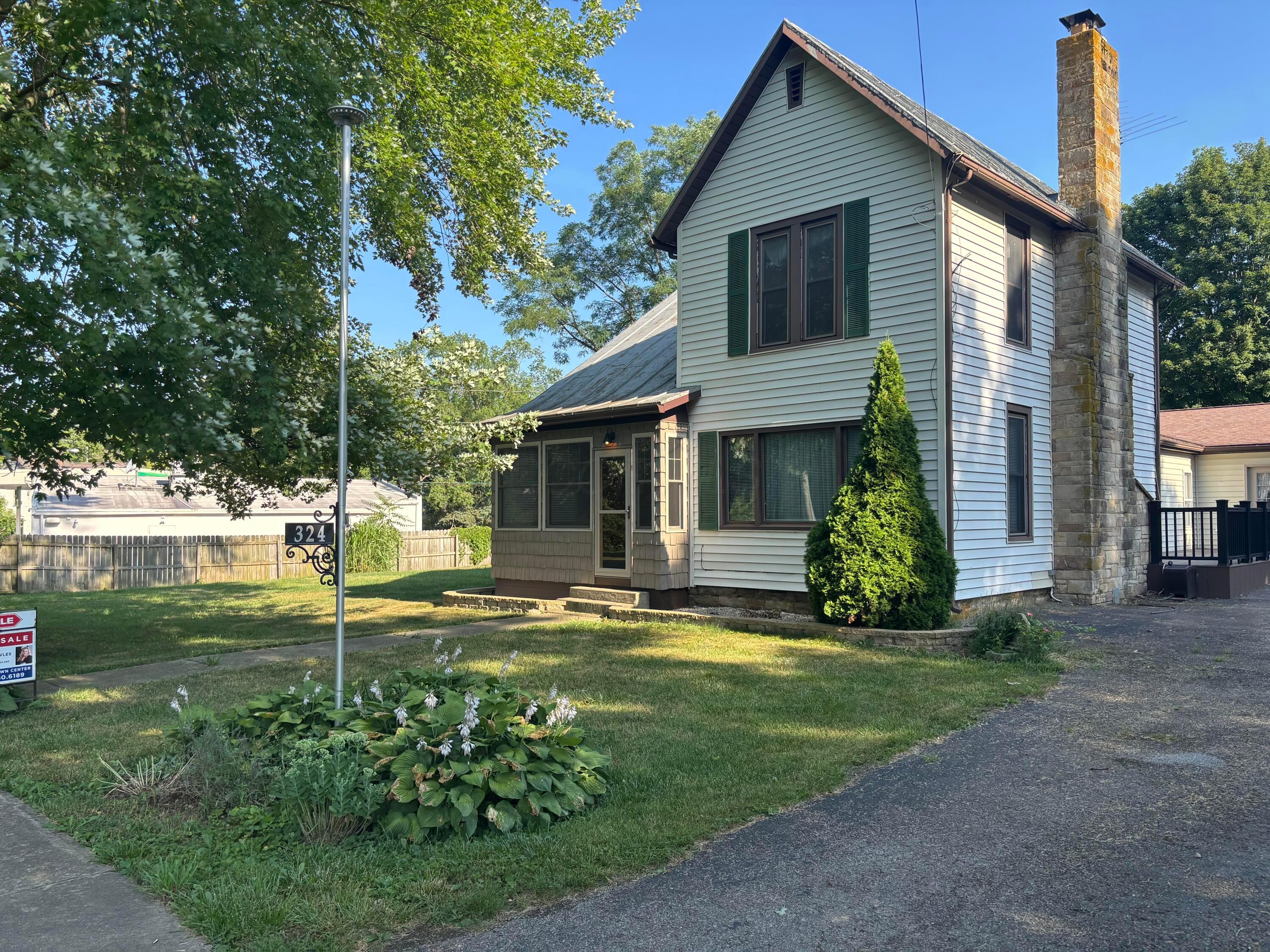 324 E Main Street Property Photo