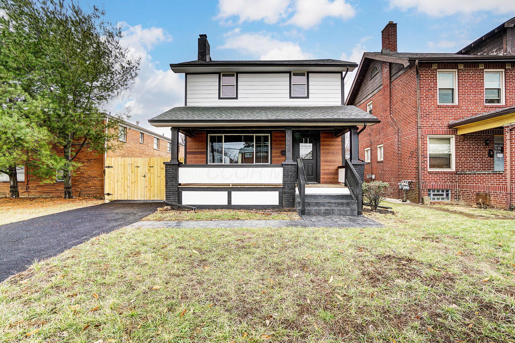 1665 E Livingston Avenue Property Photo 2