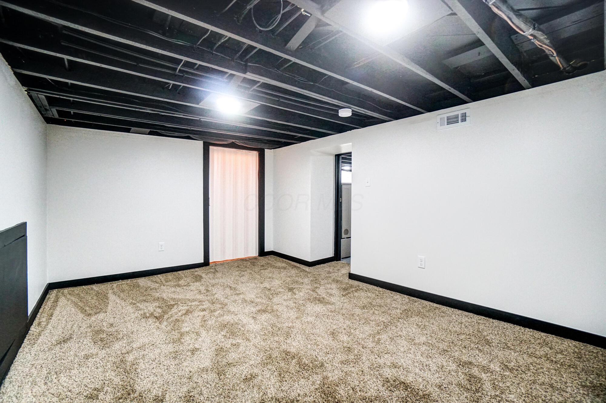 1665 E Livingston Avenue Property Photo 39