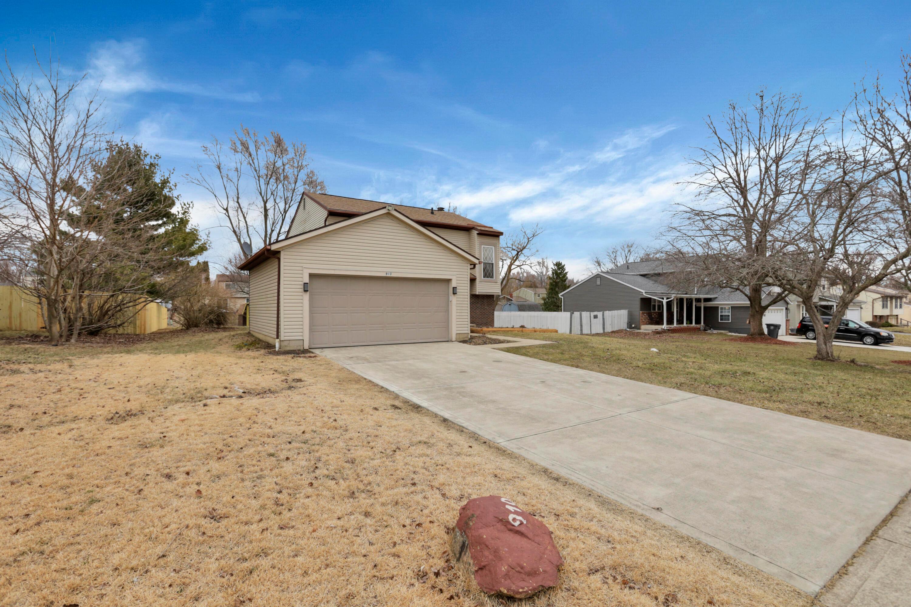 910 Ruskin Drive Property Photo 3