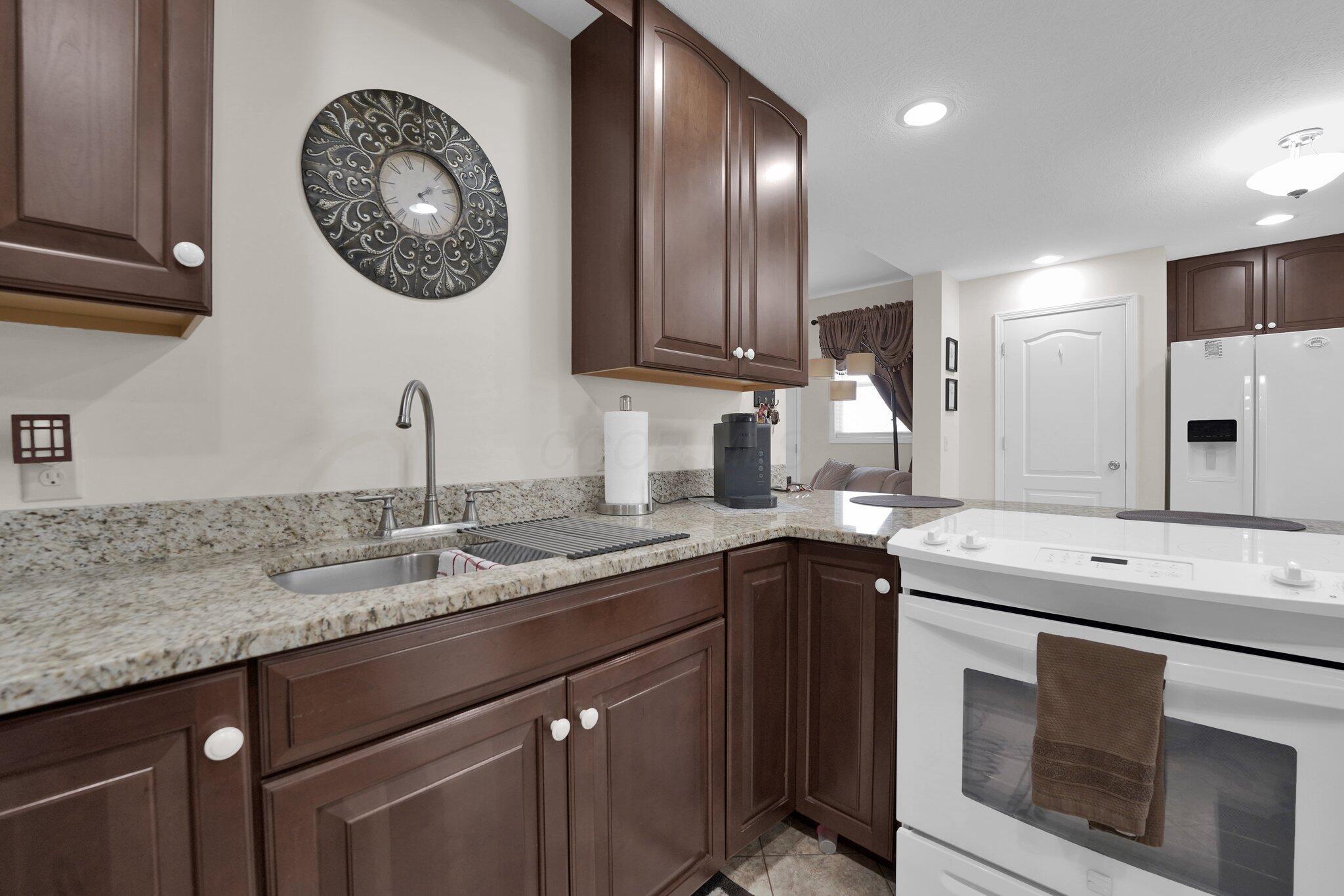 330 Station Street E Property Photo 15