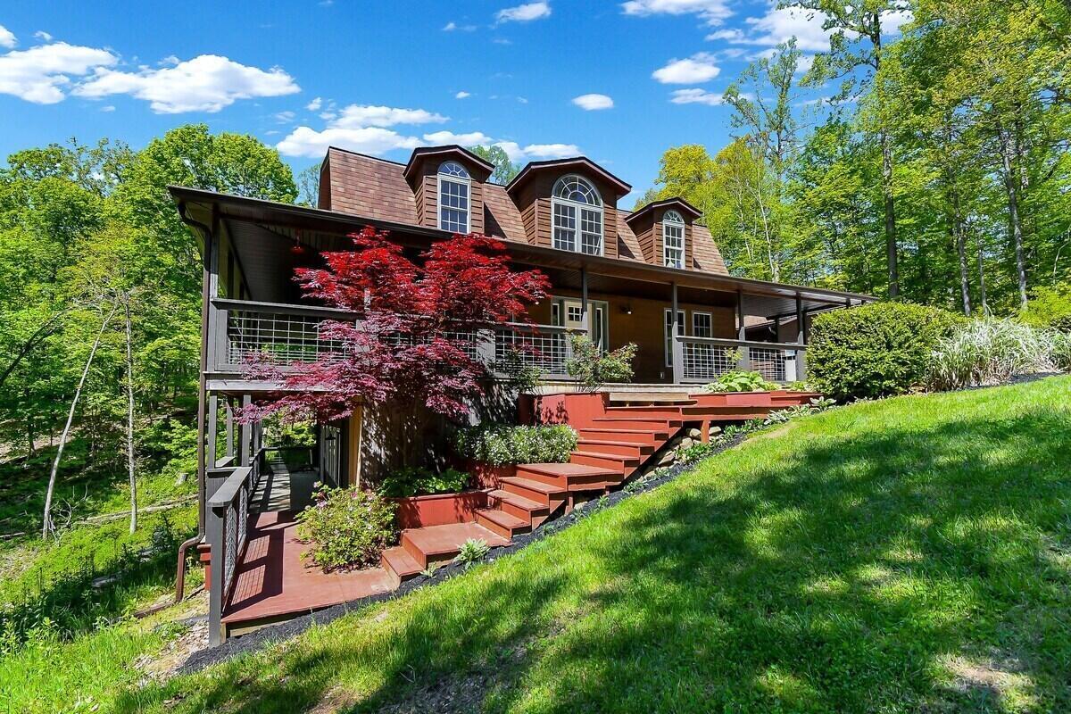 7429 Barneby Road Se Property Photo 8