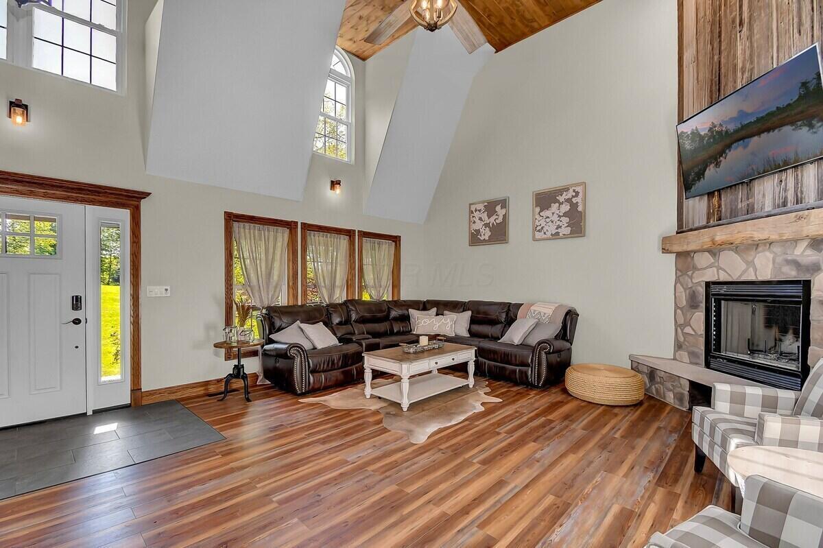 7429 Barneby Road Se Property Photo 16