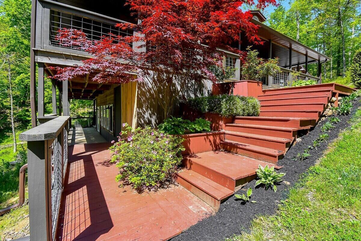 7429 Barneby Road Se Property Photo 37