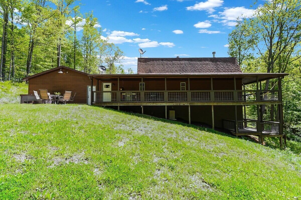 7429 Barneby Road Se Property Photo 40