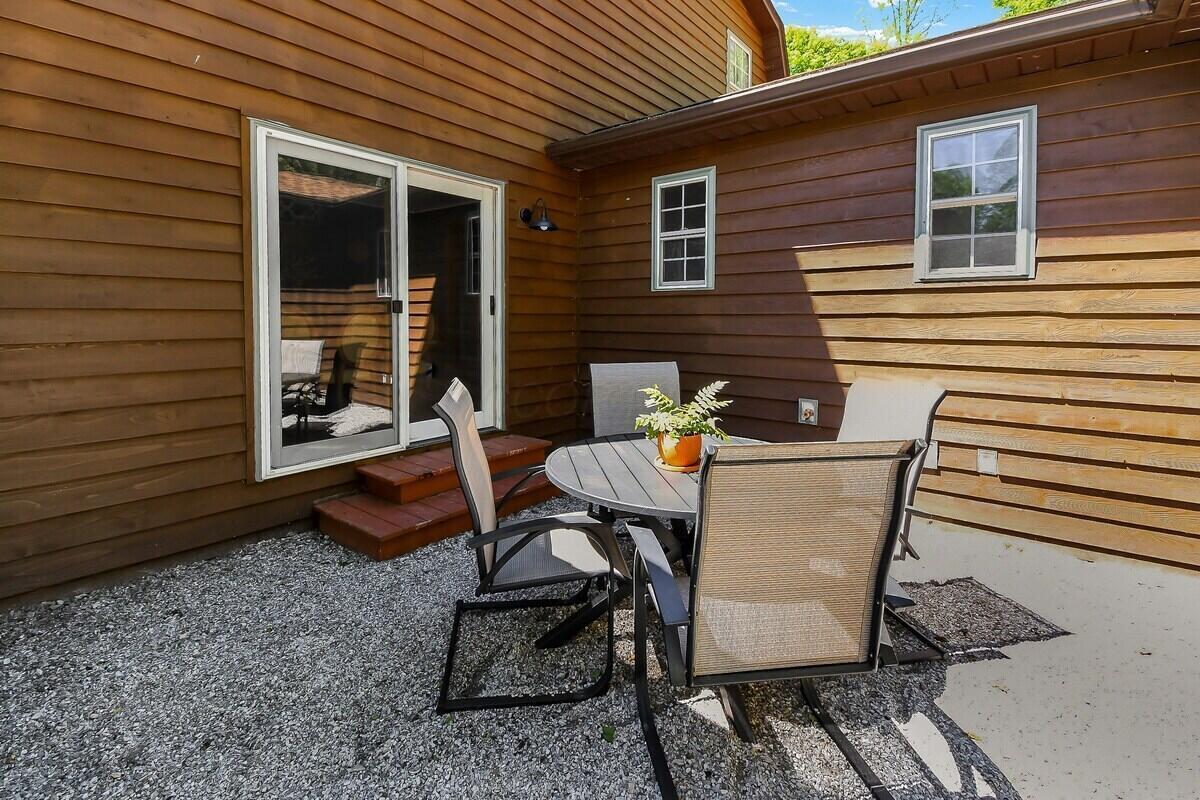 7429 Barneby Road Se Property Photo 44