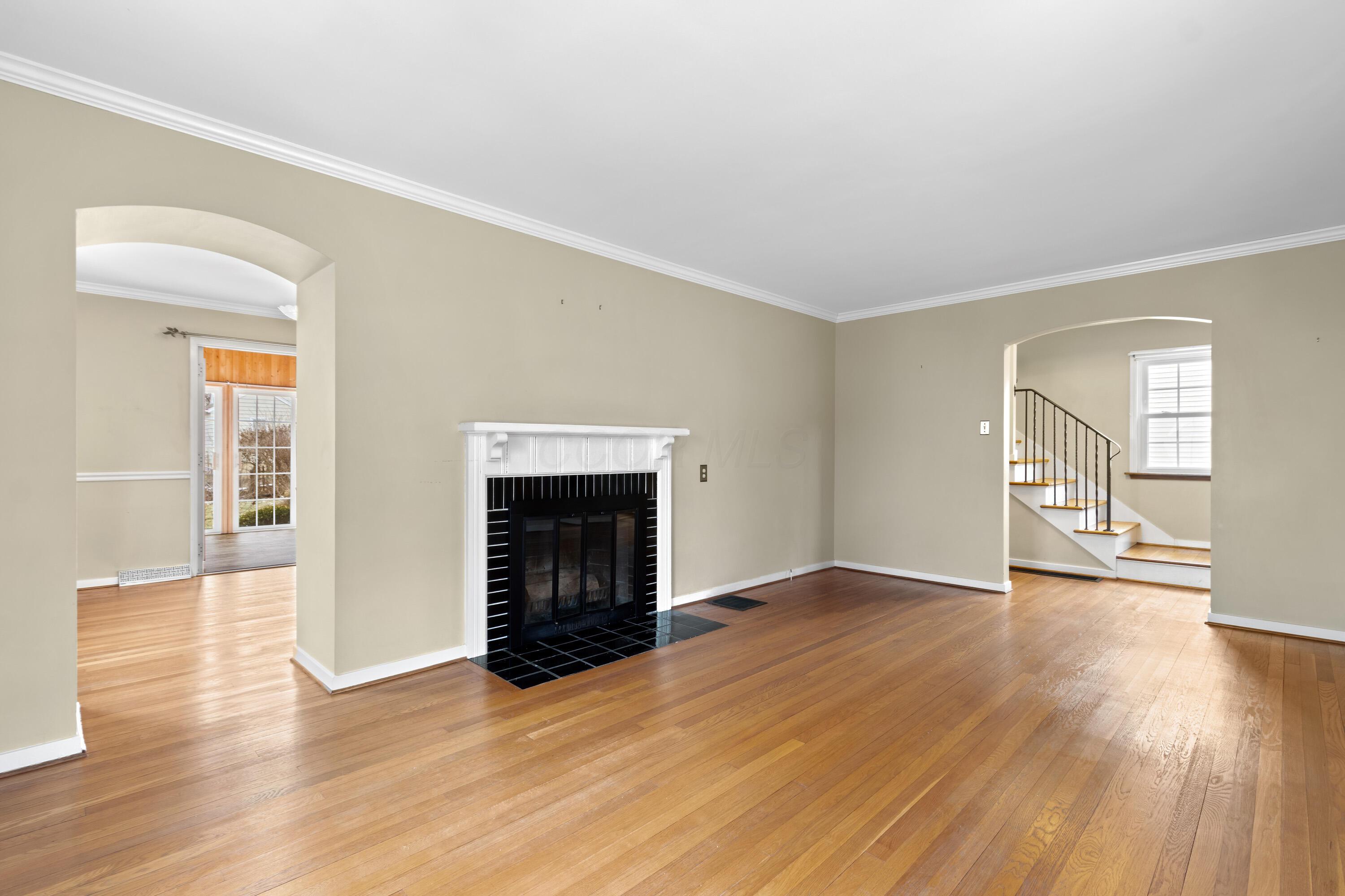 384 Fallis Road Property Photo 6