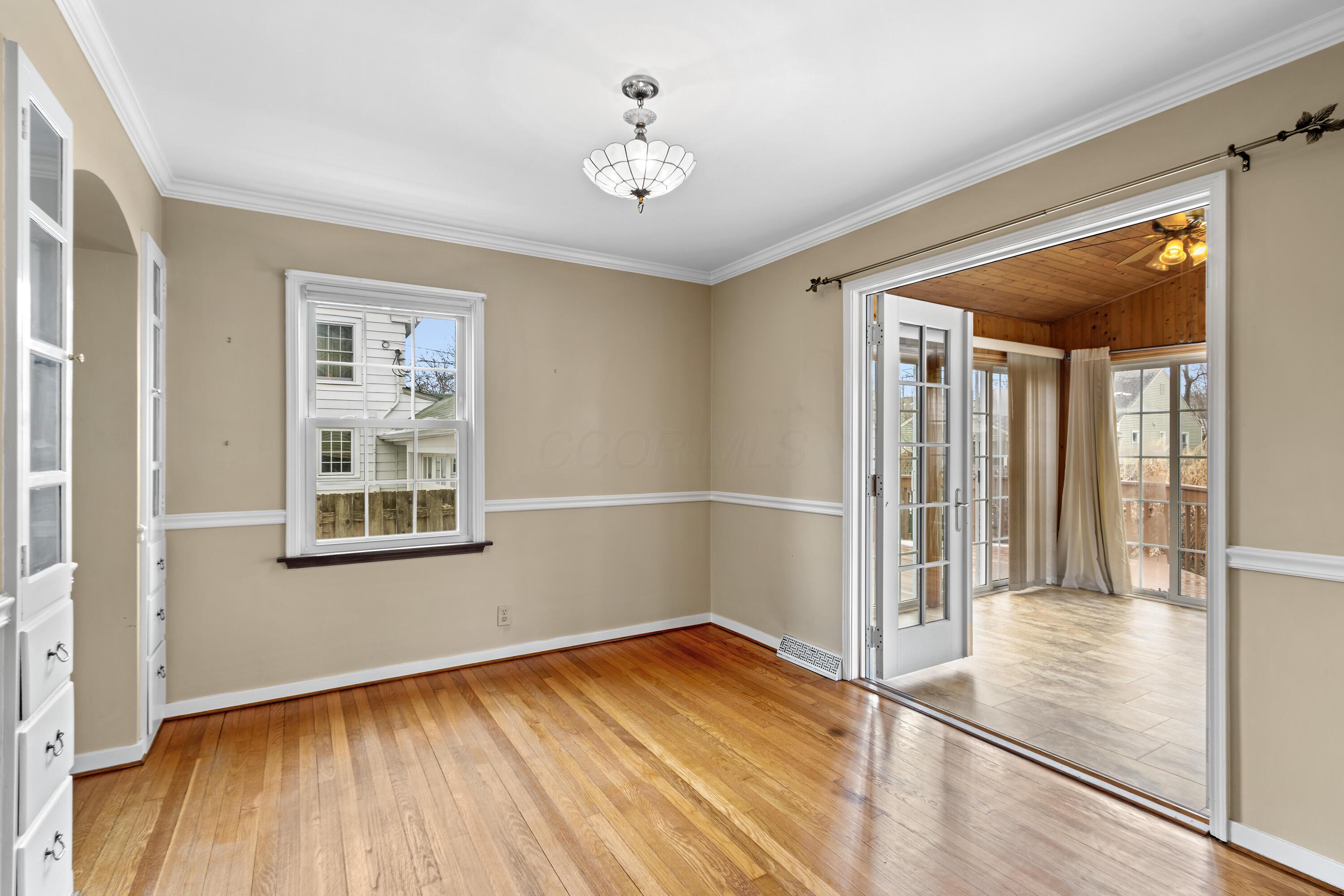384 Fallis Road Property Photo 8