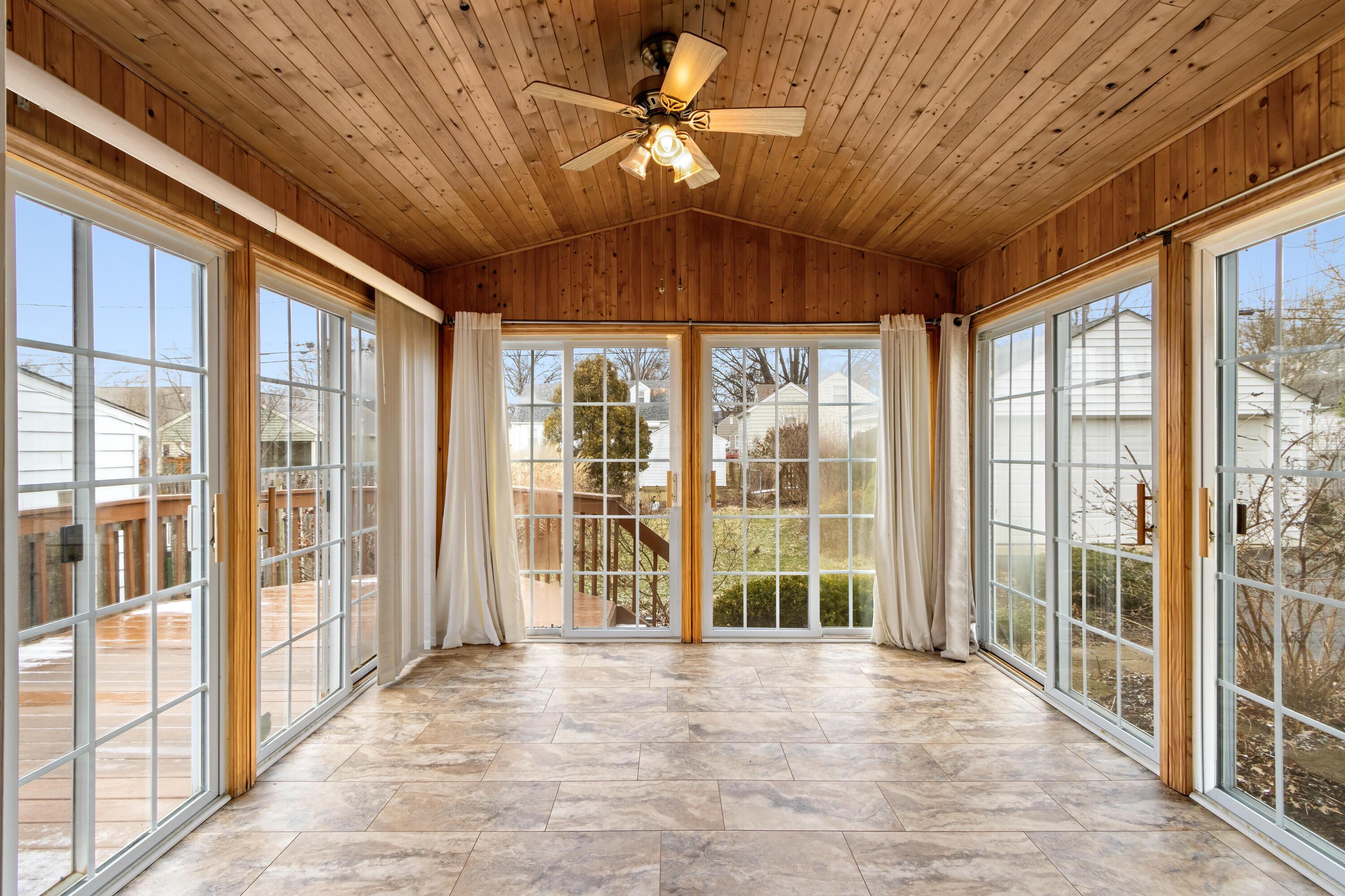 384 Fallis Road Property Photo 10