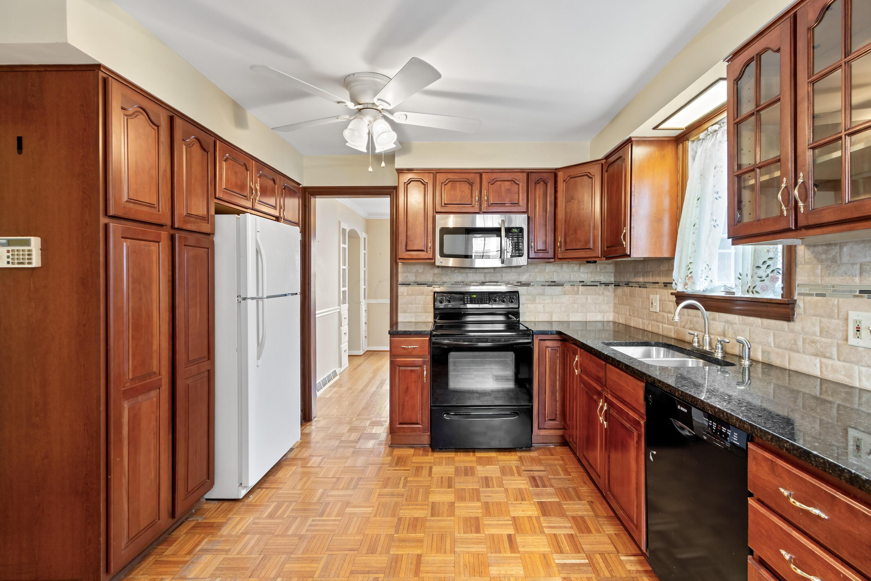 384 Fallis Road Property Photo 13