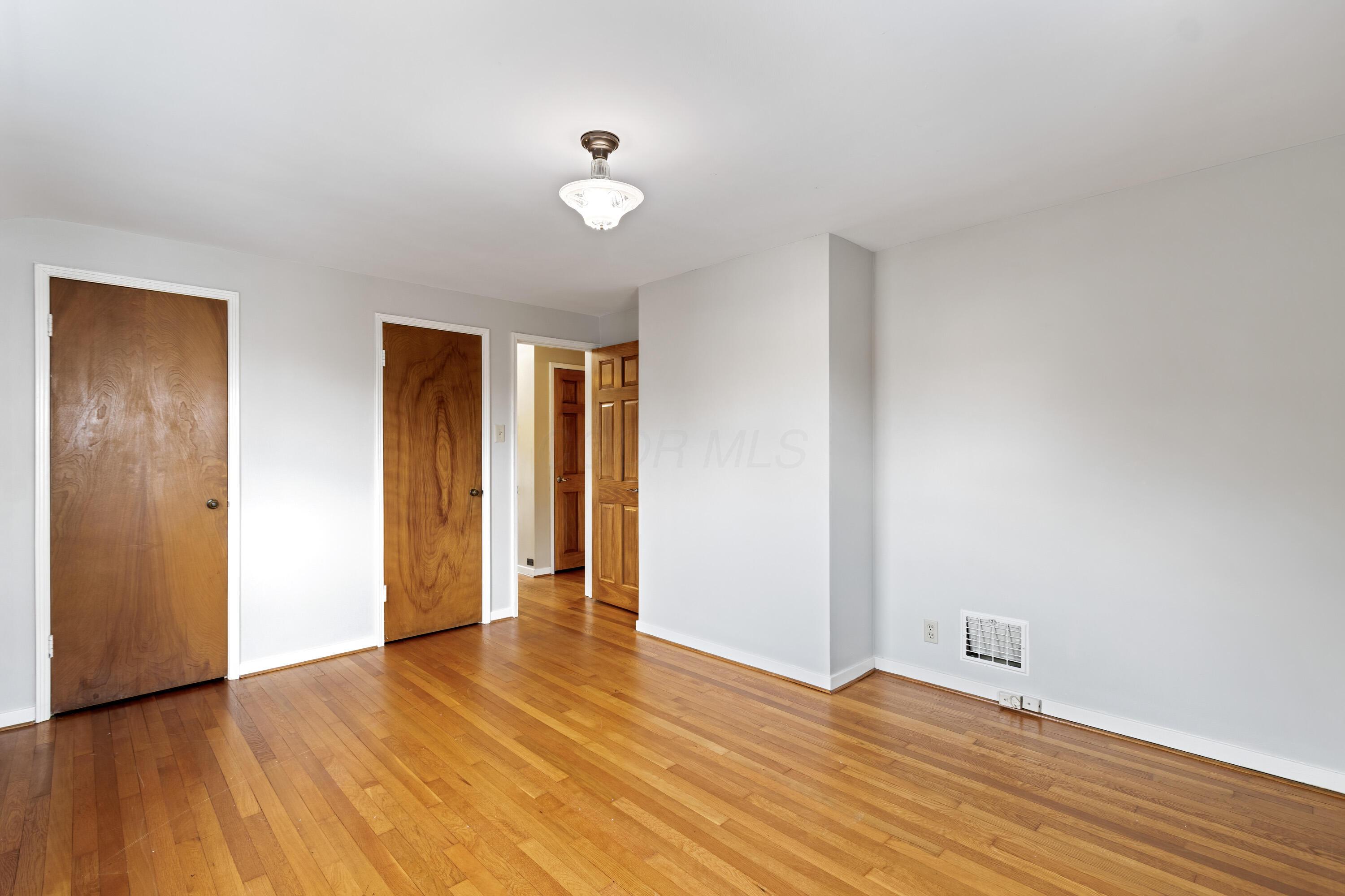 384 Fallis Road Property Photo 17